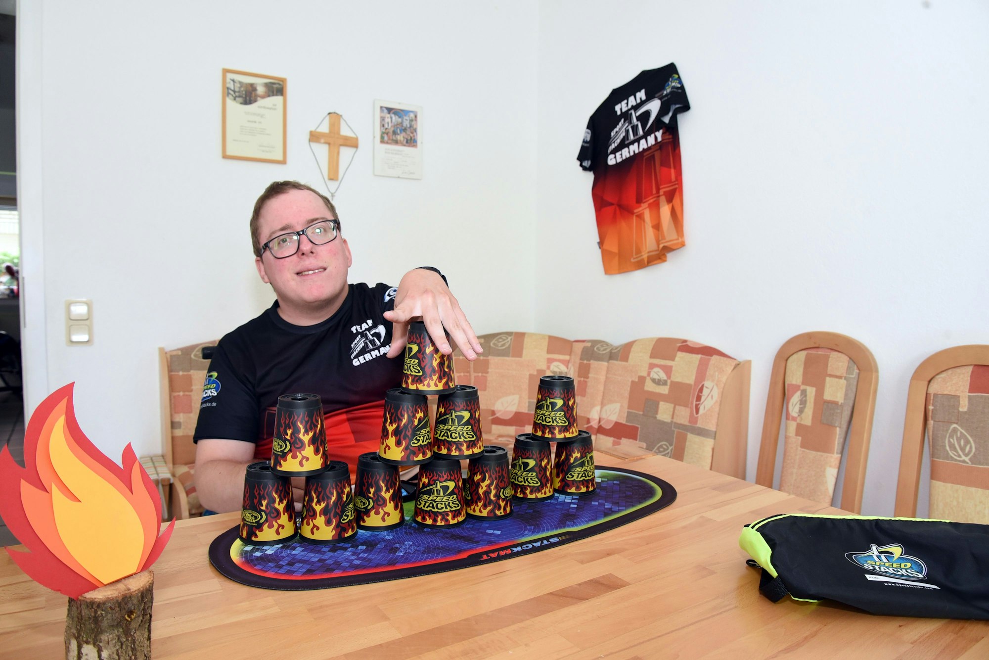 Das Foto zeigt den Sport-Stacking-Spieler Alexander Irle