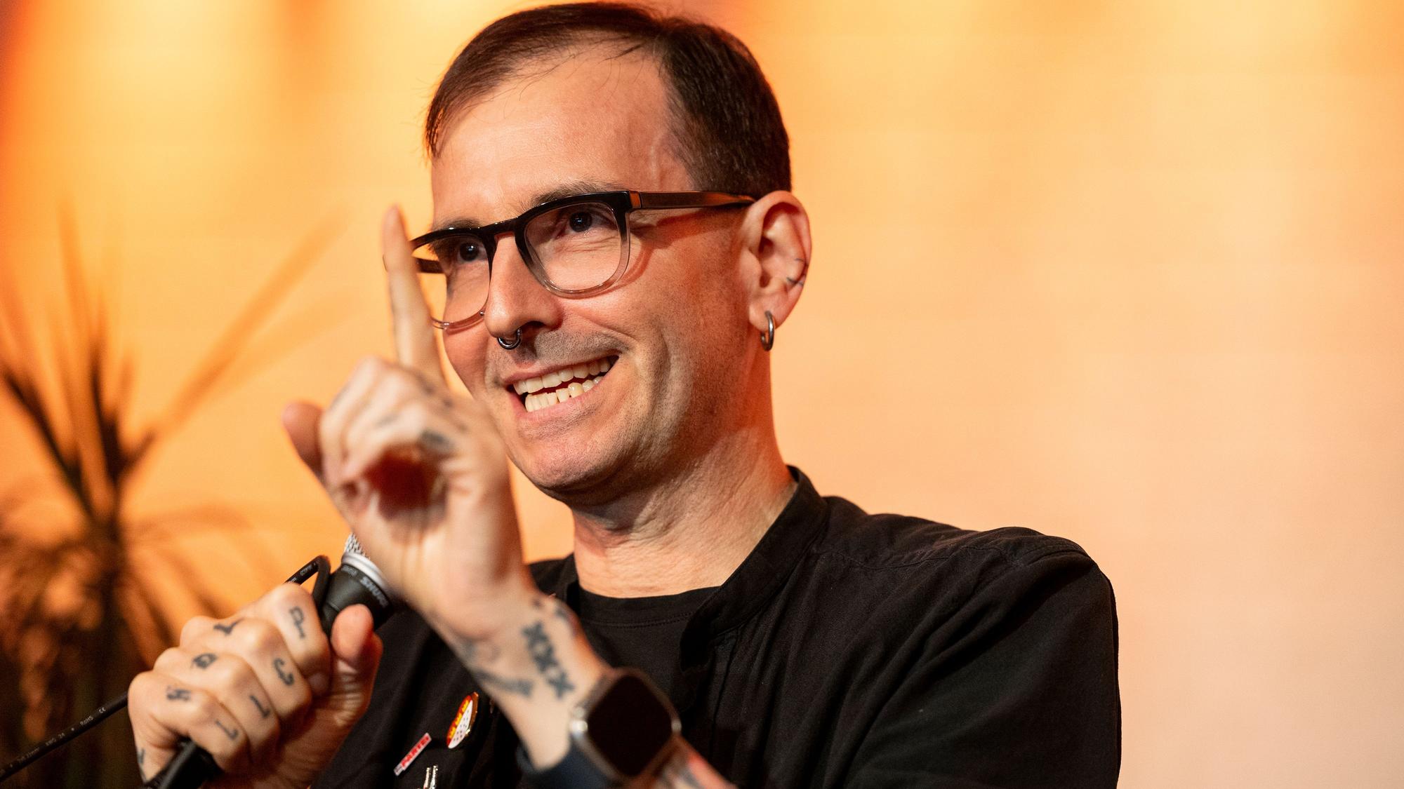 Mark Benecke bei den Blind Auditions in der Kölner Wohngemeinschaft
