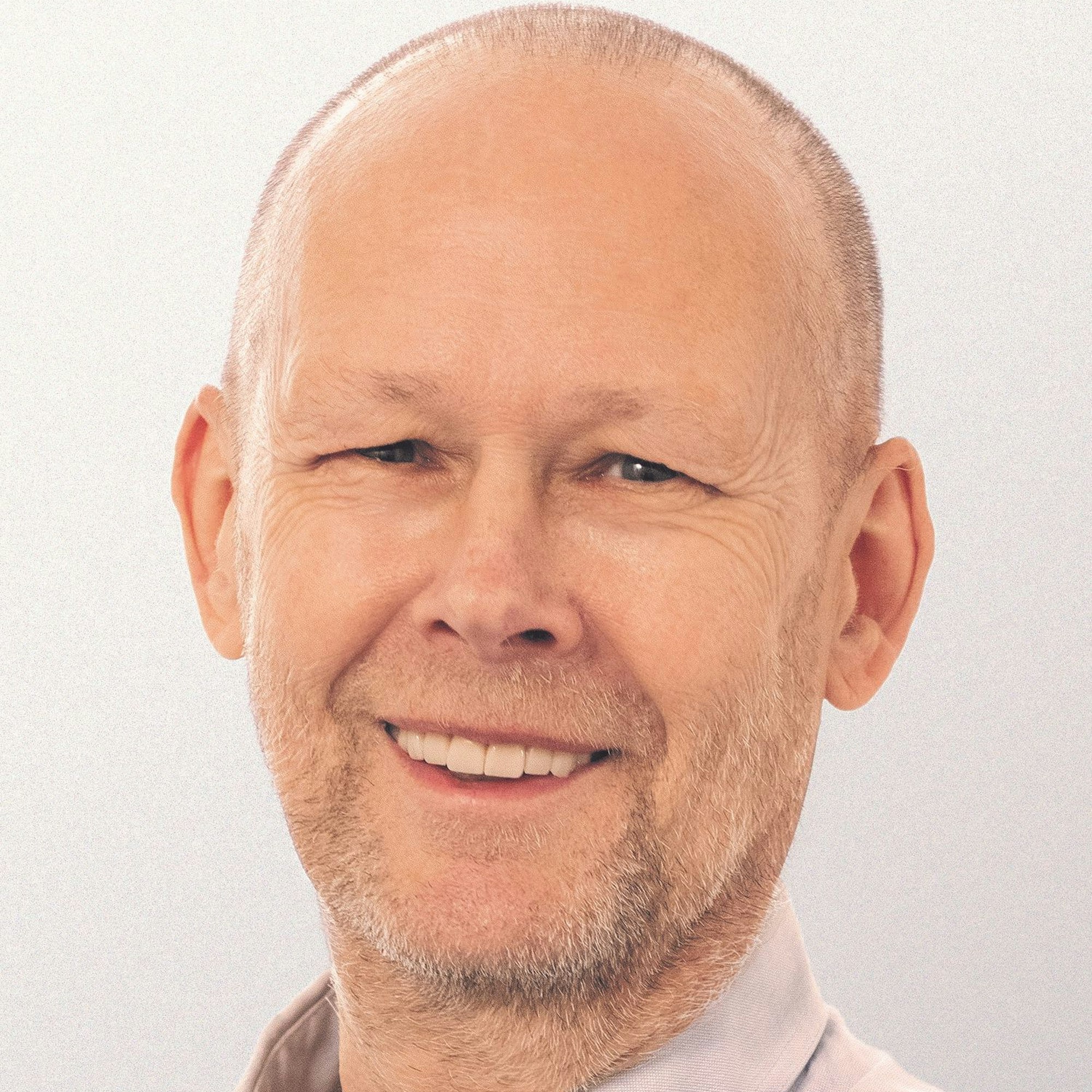 Das Porträtbild zeigt Harald Leinweber.