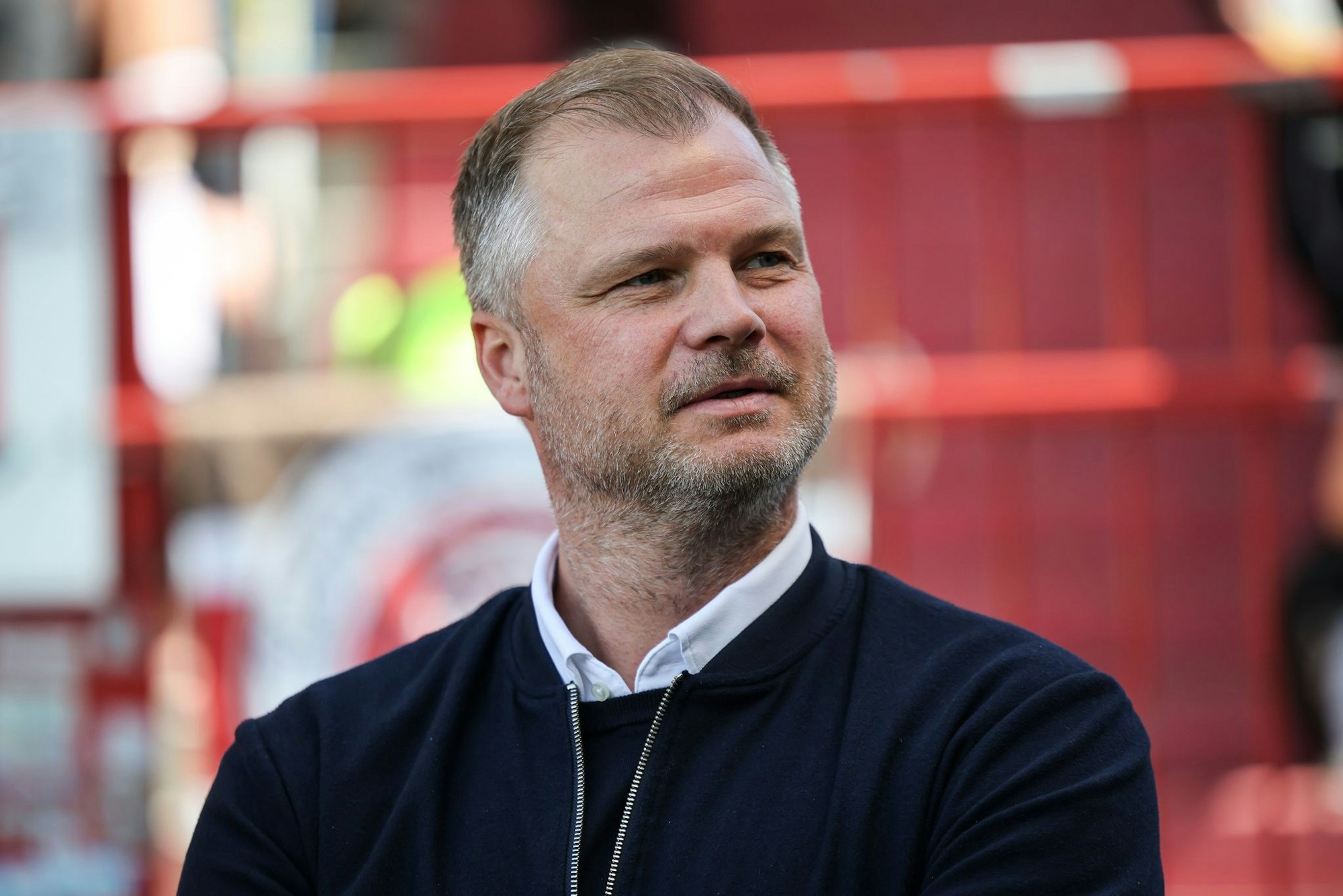 Lässt Nick Woltemade nun doch noch ziehen: VfB-Sporvorstand Fabian Wohlgemuth. (Archivbild)