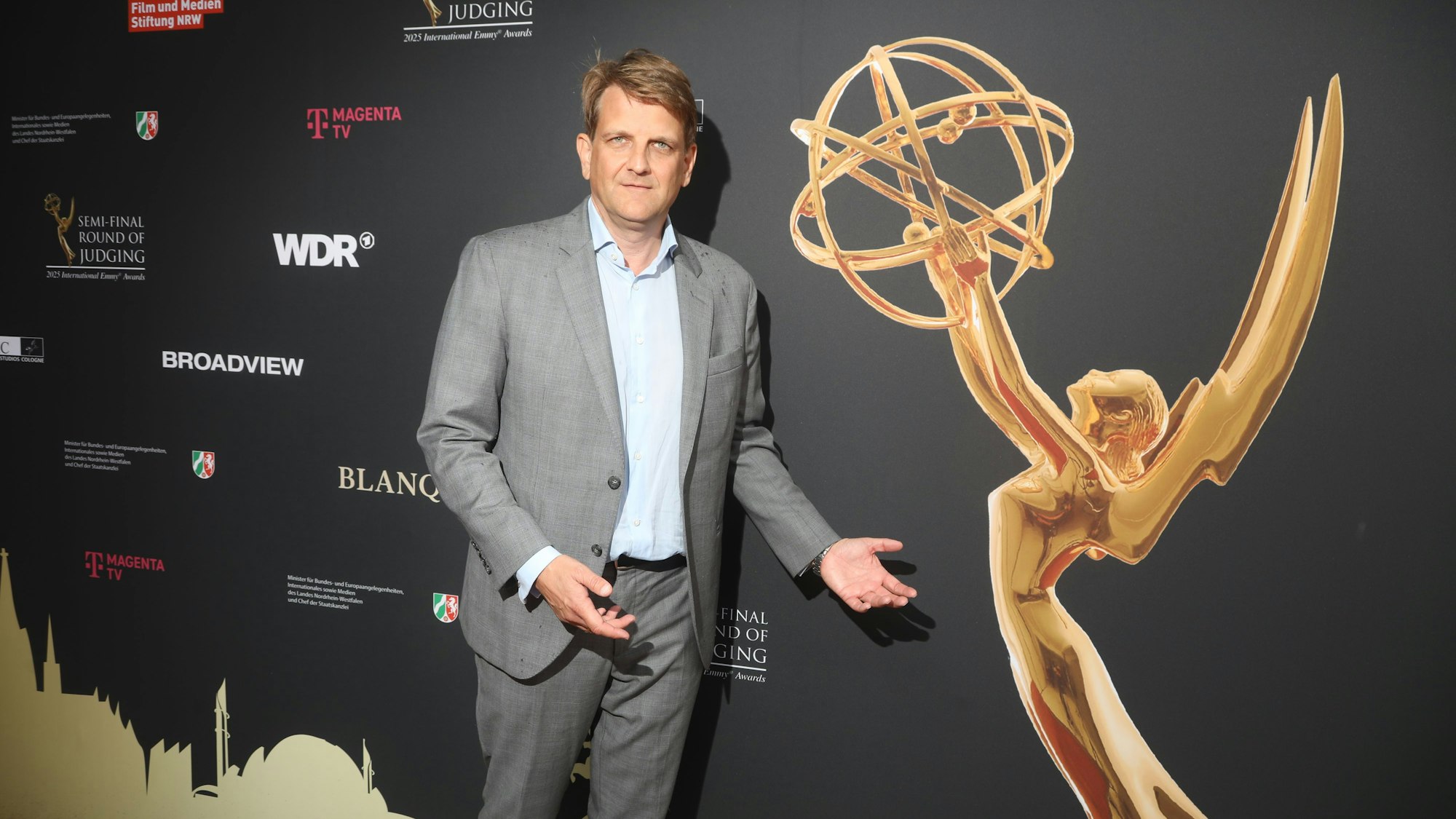 Produzent und Gastgeber Leopold Hoesch