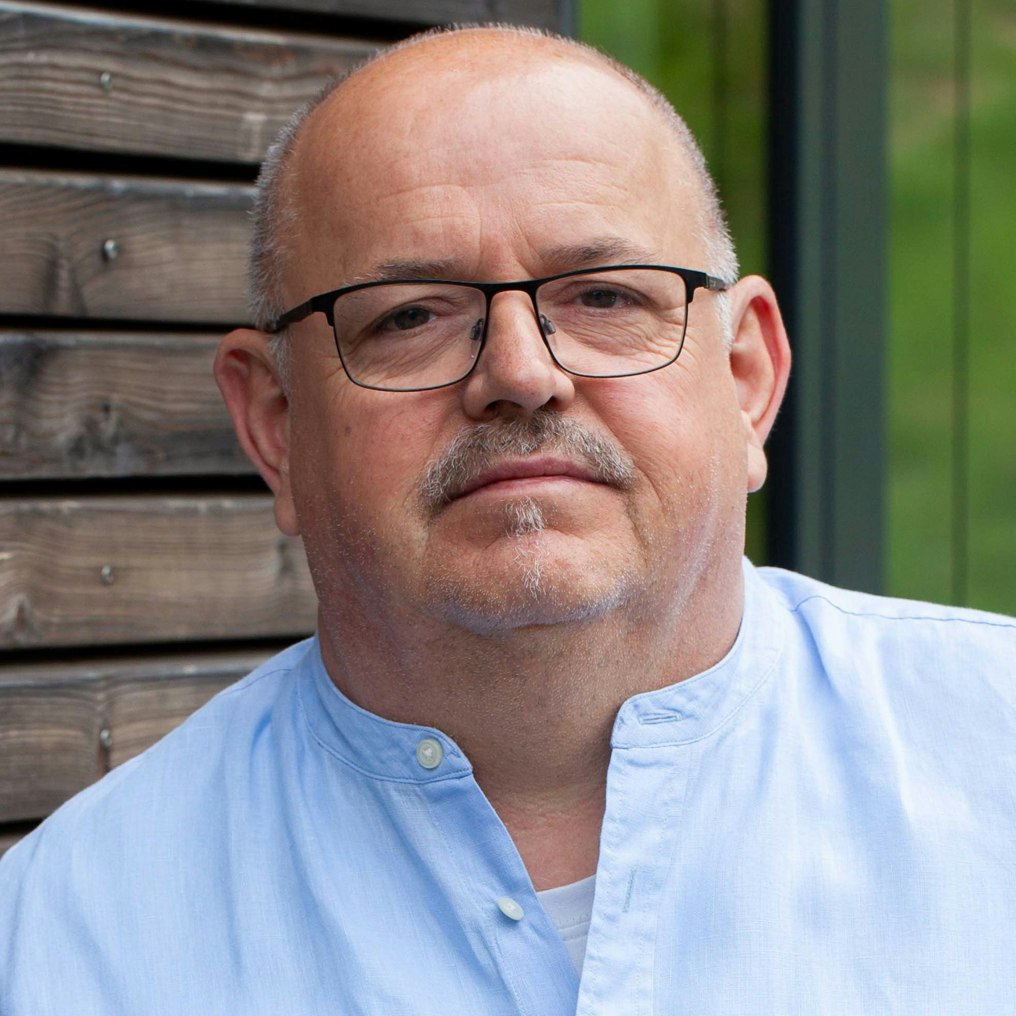 Das Porträtbild zeigt Wilfried Wutgen.