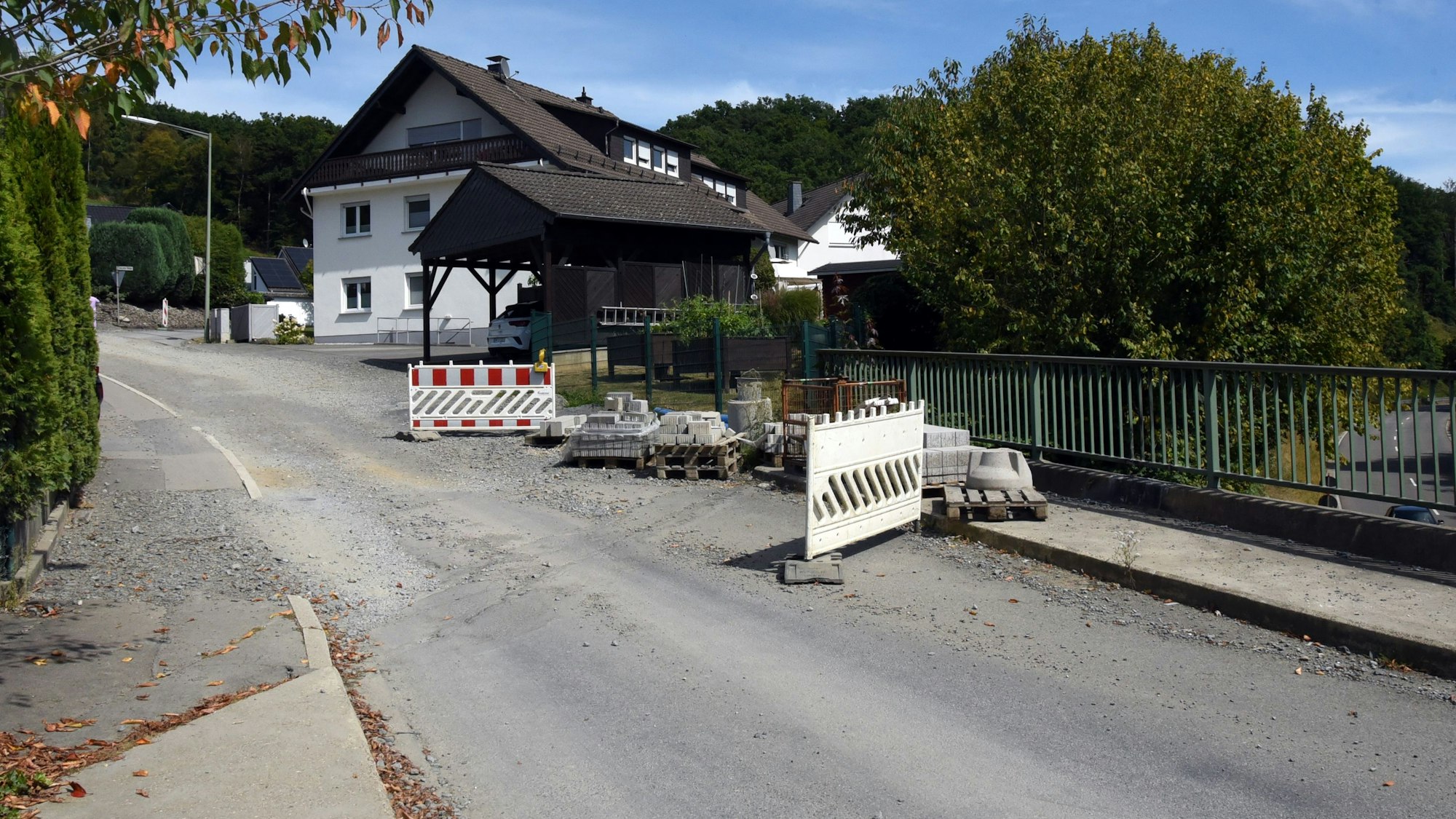 Eine verwaiste Baustelle.