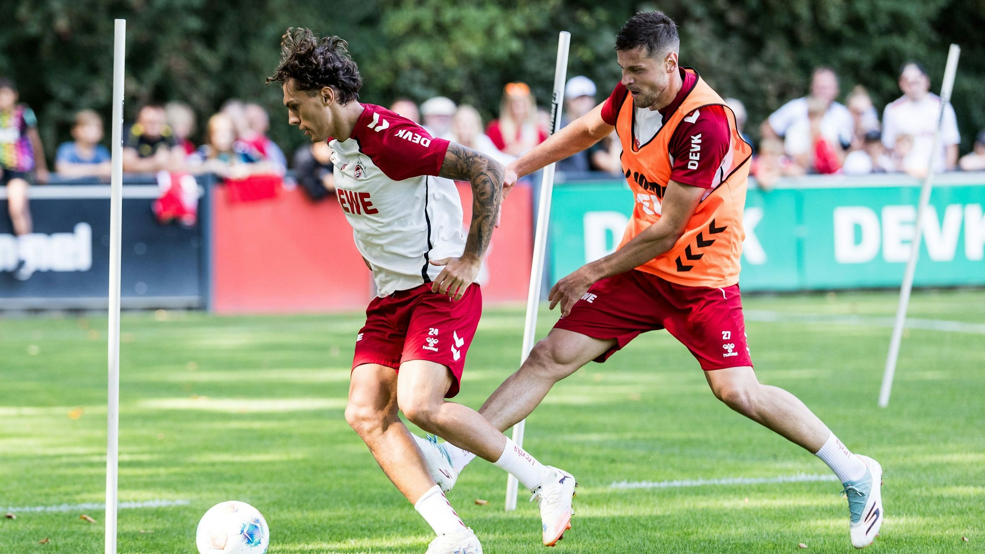 Julian Pauli im Zweikampf mit Imad Rondic.