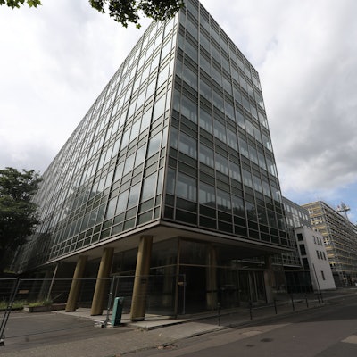 21.07.2025, Köln: Das Kaufhof-Areal an der Leonhard-Tietz-Straße im Übersichtsbild. Die Kölner Stadtverwaltung will dort als Mieterin einziehen, doch das Vorhaben verzögert sich und wird teurer als geplant. Foto: Arton Krasniqi