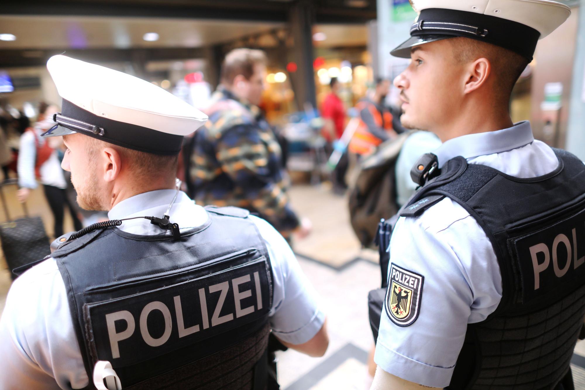 17.07.2025, Köln: Auf Streife im Kölner Hauptbahnhof mit zwei Bundespolizisten. Foto: Arton Krasniqi