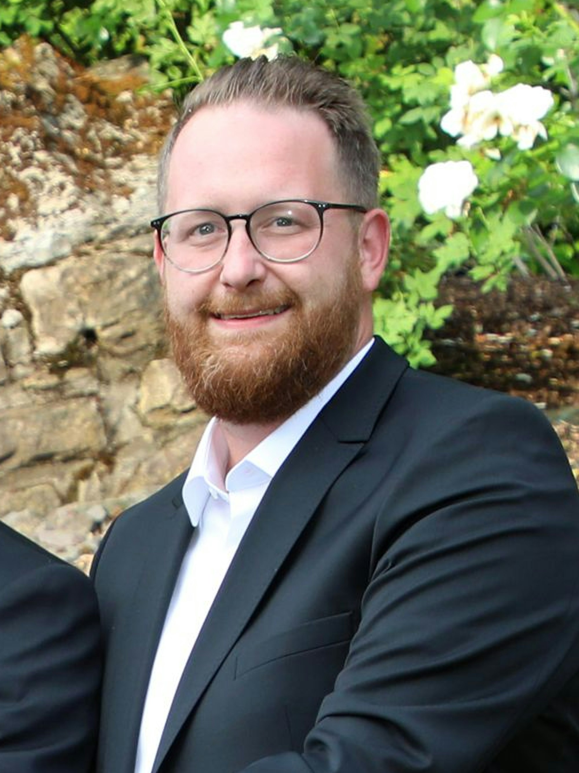 Maurice Jakobs schaut in die Kamera.