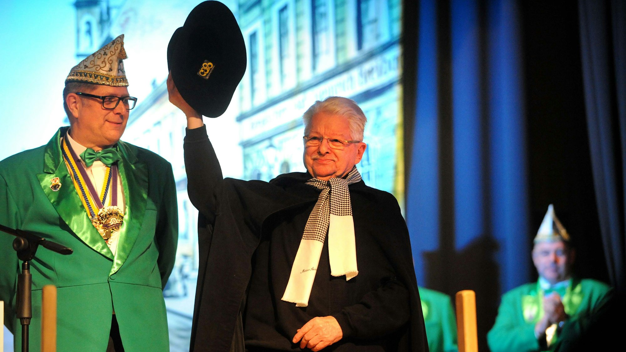 Bild: Britta Berg
Nachtwächter Toni Blankerts nahm seinen Hut