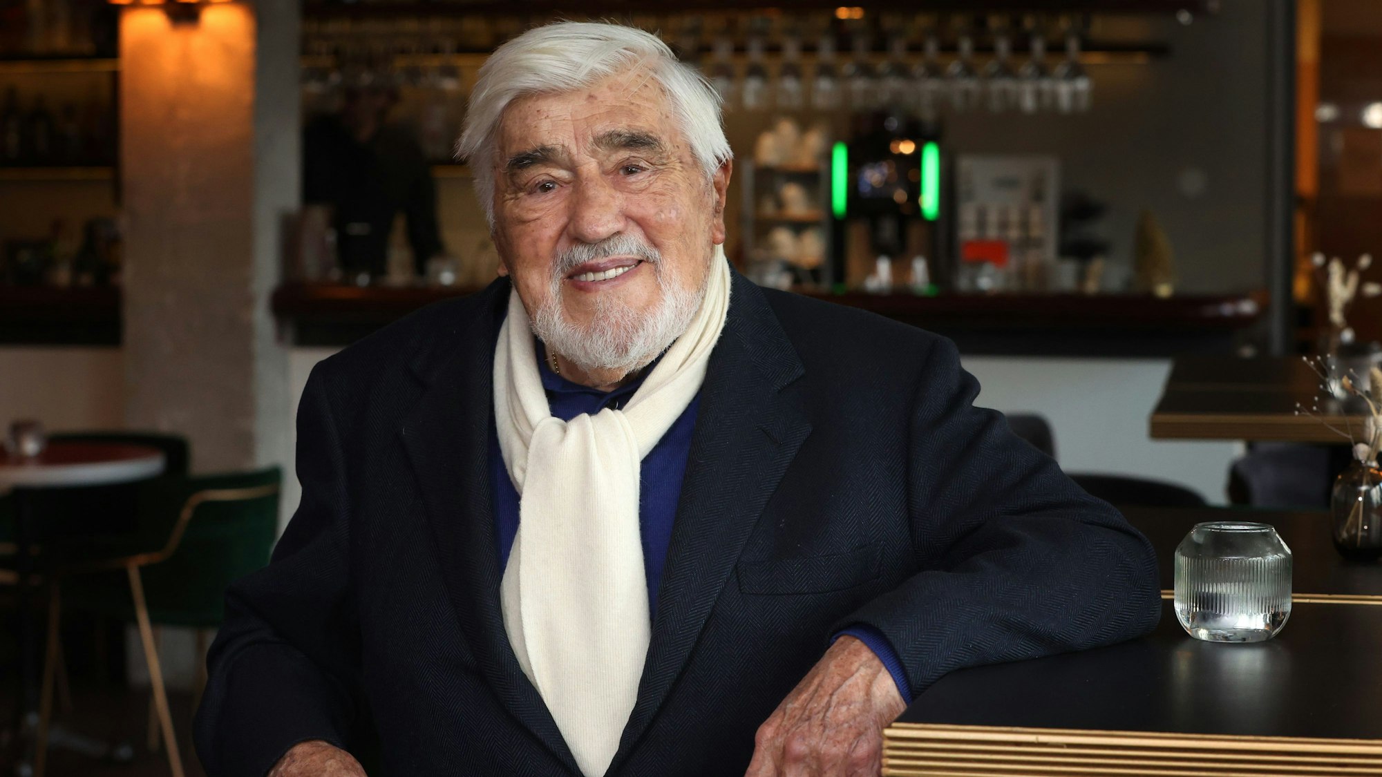 Mario Adorf ist ein bekannter deutscher Schauspieler.