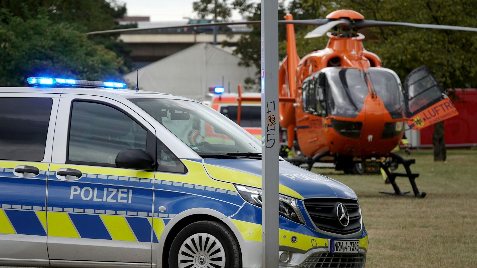 Der Jugendliche wurde so schwer verletzt, dass er mit einem Rettungshubschrauber in eine Klinik gebracht wurde (Symbolfoto).