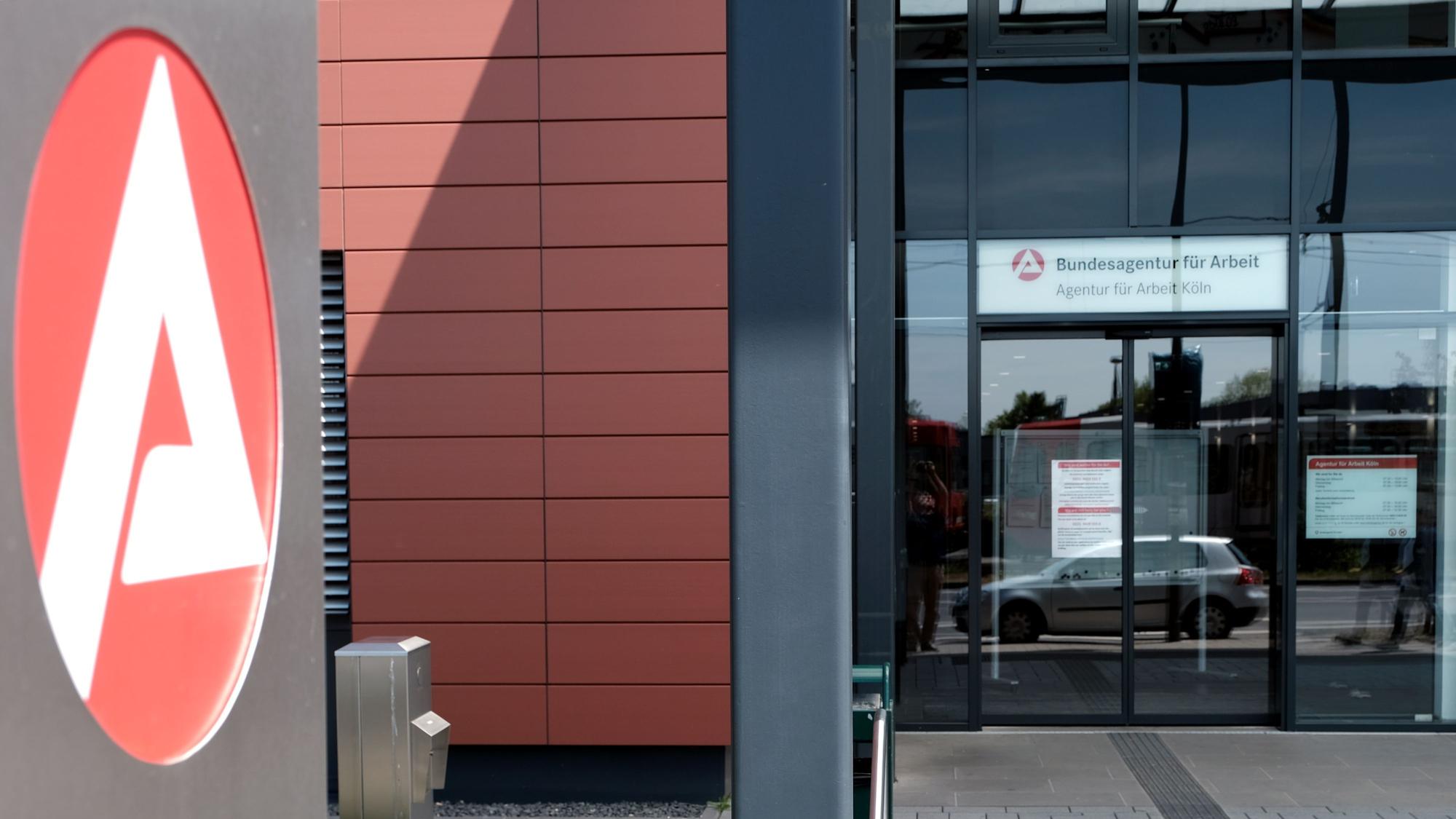 Außenaufnahme der Agentur für Arbeit in Köln