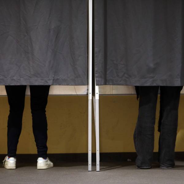 Wahlkabinen in Kalk bei der Bundestagswahl 2025
