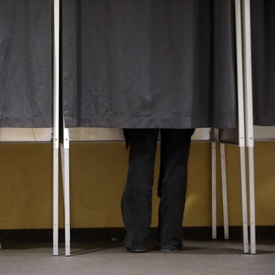 Wahlkabinen in Kalk bei der Bundestagswahl 2025