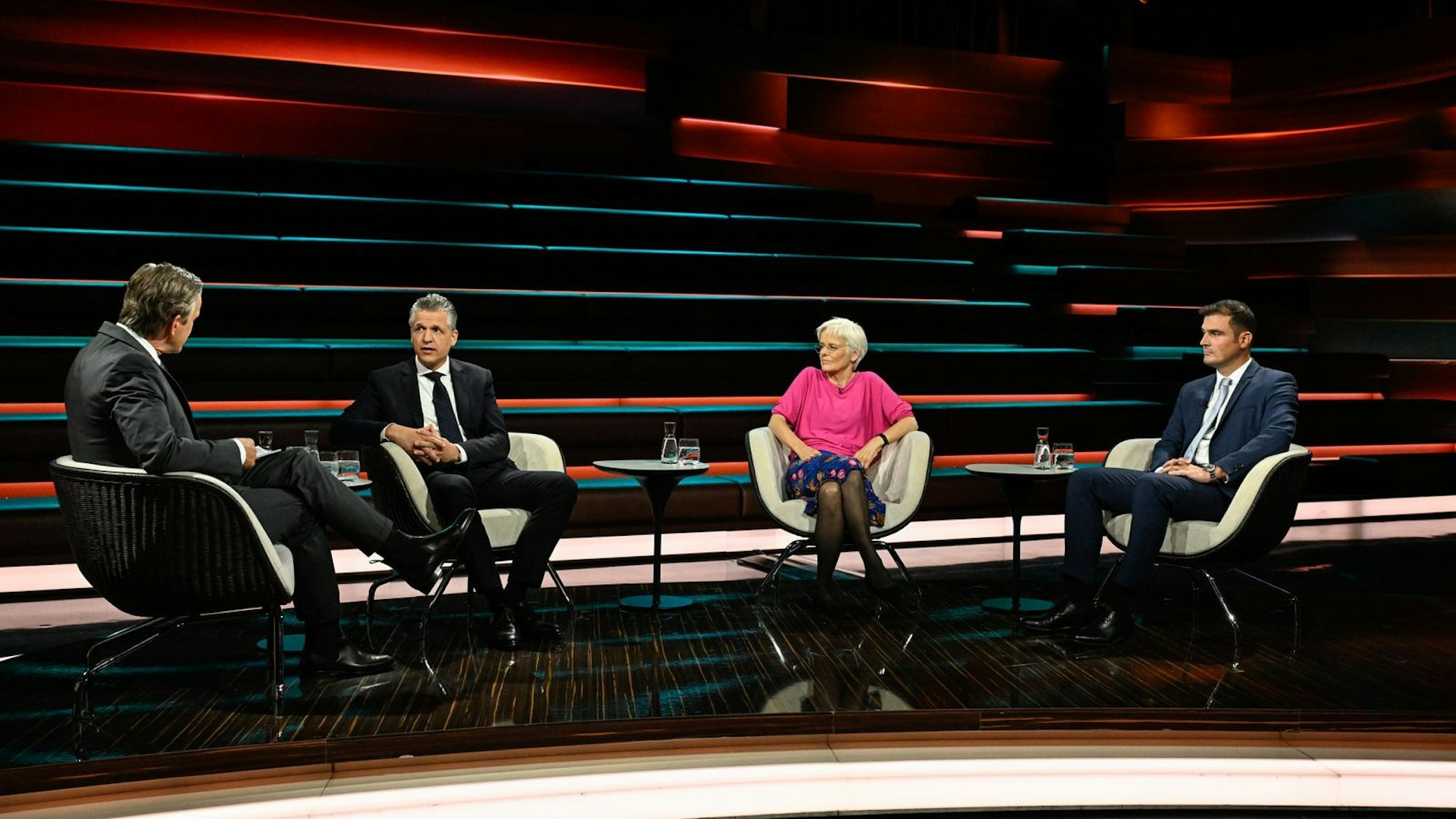 Das geplante Wehrdienstgesetz rief in der Diskussionsrunde bei „Markus Lanz“ sehr unterschiedliche Reaktionen hervor. (Bild: ZDF / Markus Hertrich)