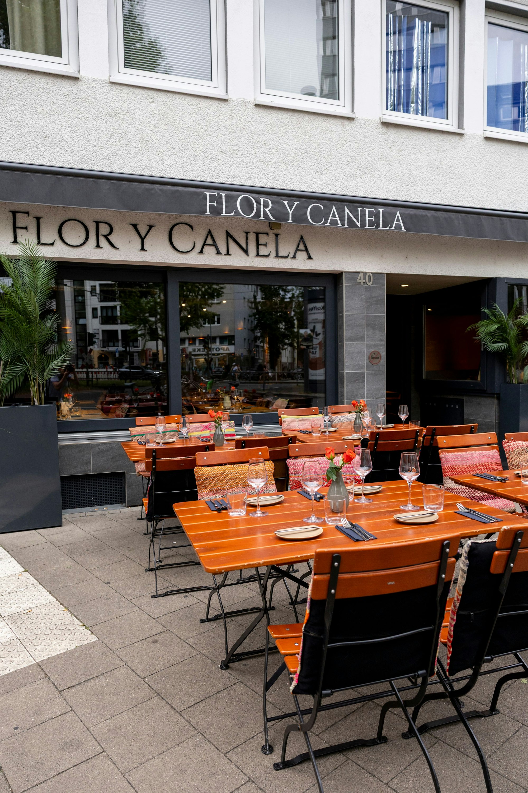 Terrasse des Restauranta „Flor y Canela“ in der Südstadt.