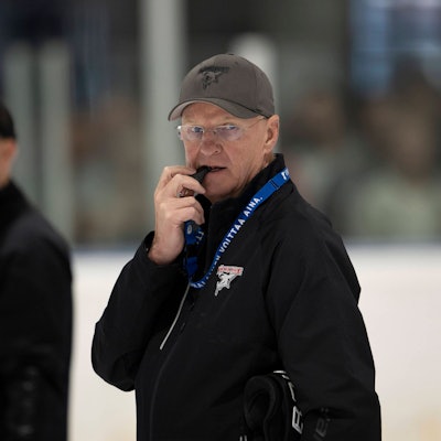 PENNY DEL 1 Trainingsauftakt Kölner Haie Köln, 10.08.2025 Kari Jalonen Kölner Haie, trainer PENNY DEL 1 Trainingsauftakt Kölner Haie am 10.08.2025 in der KA2 in Köln Deutschland. *** PENNY DEL 1 training kick-off Kölner Haie Cologne, 10 08 2025 Kari Jalonen Kölner Haie, coach PENNY DEL 1 training kick-off Kölner Haie on 10 08 2025 at KA2 in Cologne Germany Copyright: xBEAUTIFULxSPORTS/AndreasxDickx