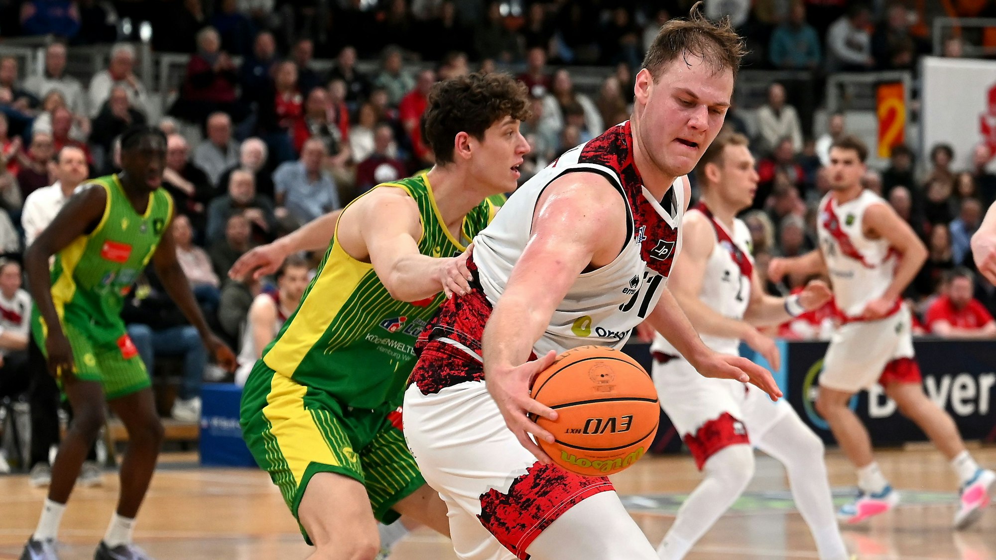30.03.2025, Basketball-Bayer Giants Leverkusen-Wedel
vorne: Sören-Eyke Urbansky (Bayer)
Foto: Uli Herhaus