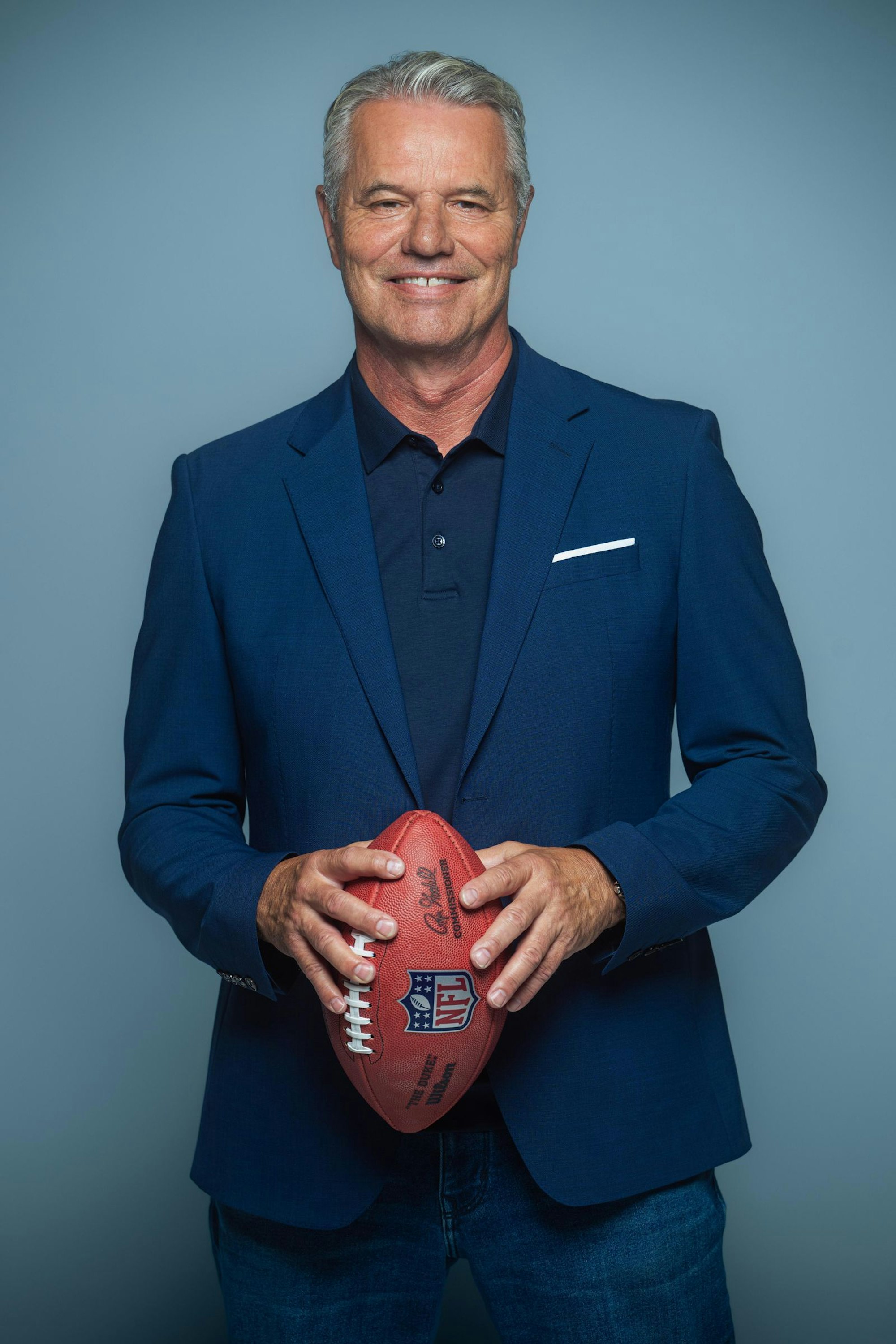 Jan Stecker begleitet bei RTL die Zuschauer auch durch die neue NFL-Saison. Vor der ersten regulären Übertragung am Sonntag, 7. September, fällt in der Nacht zum 5. September der Startschuss mit dem Eröffnungsspiel der Liga. RTL überträgt die Partie zwischen dem amtierenden Super-Bowl-Champion, den Philadelphia Eagles, und den Dallas Cowboys ab 01.40 Uhr. (Bild: RTL / Pascal Bünning )