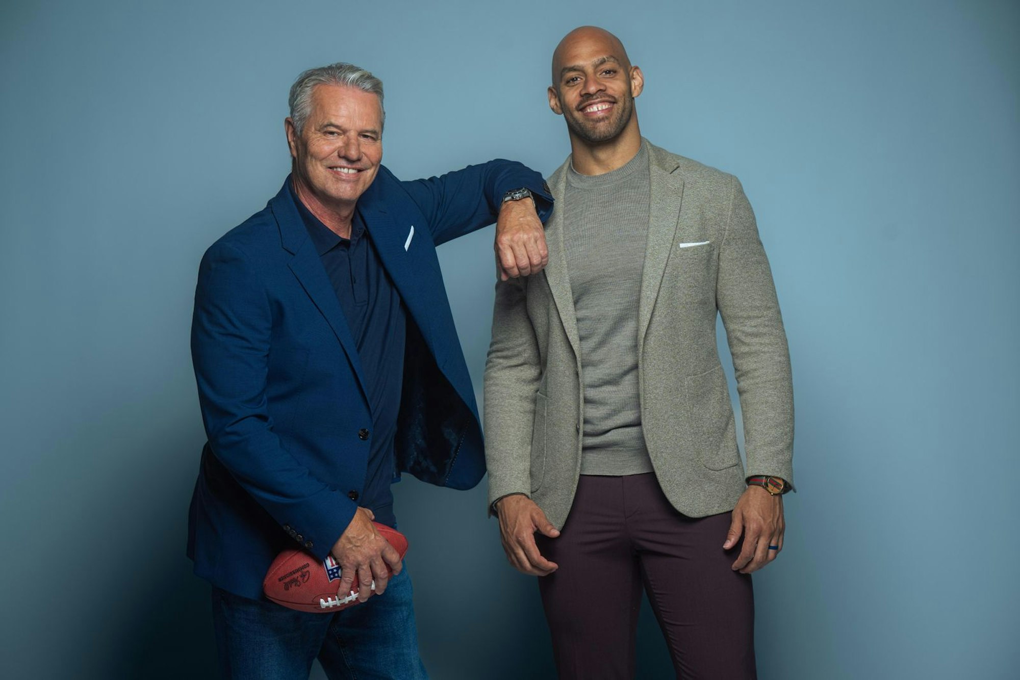 Jan Stecker (links) und Kasim Edebali bilden das neuen Kommentatorenduo am Sonntagabend. Sie sind auch bereits bei den sogenannten Preseason-Spielen mit dabei, die RTL vor dem großen Start der NFL live zeigt. Unter anderem die Begegnung der Tennessee Titans gegen die Minnesota Vikings in der Nacht zum Samstag, 23. August, ab 1.45 Uhr. (Bild: RTL / Pascal Bünning)