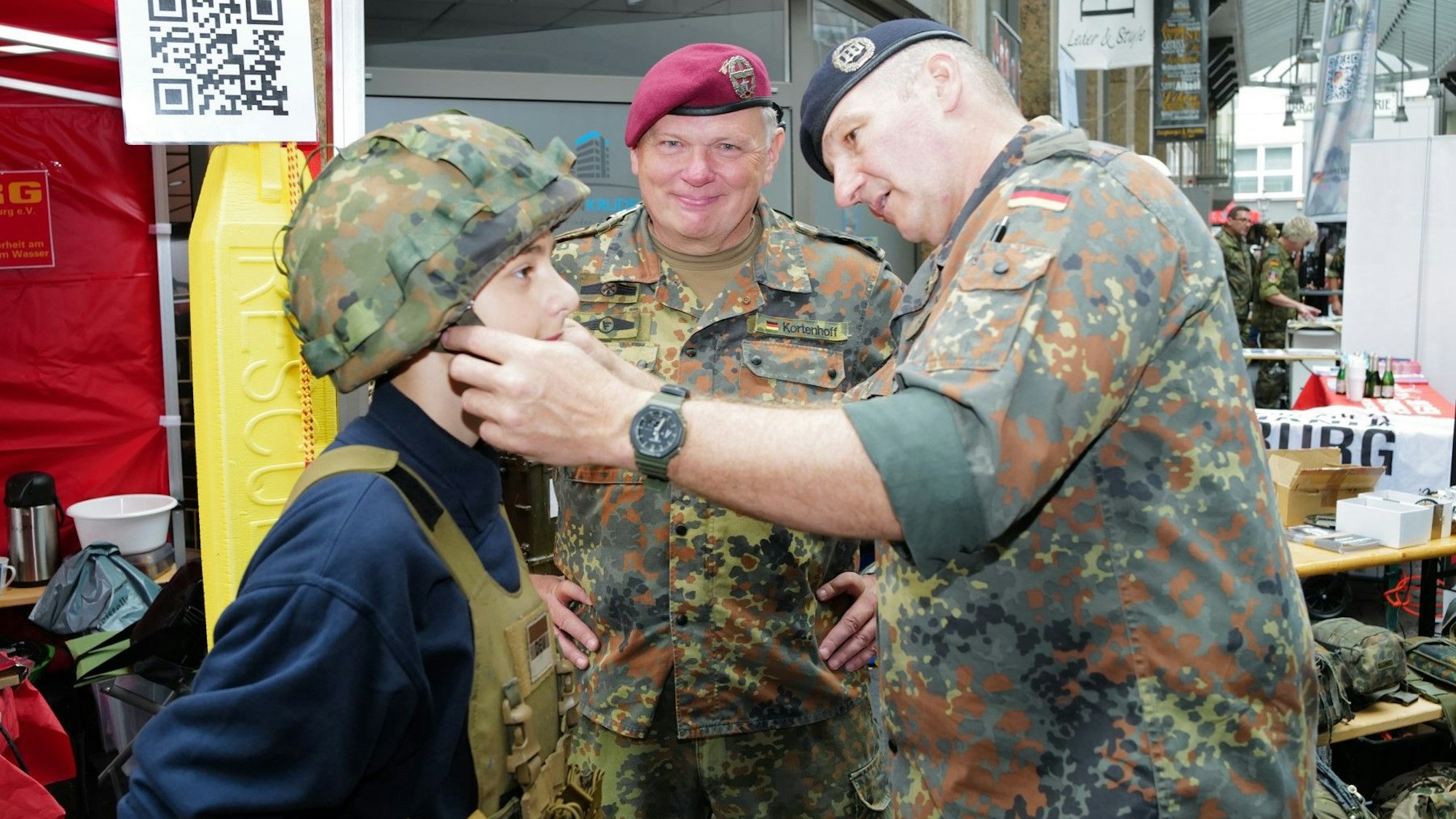 Beim Reserve Ausbildungszug informierte sich vor allem die Jugend über die Bundeswehr.