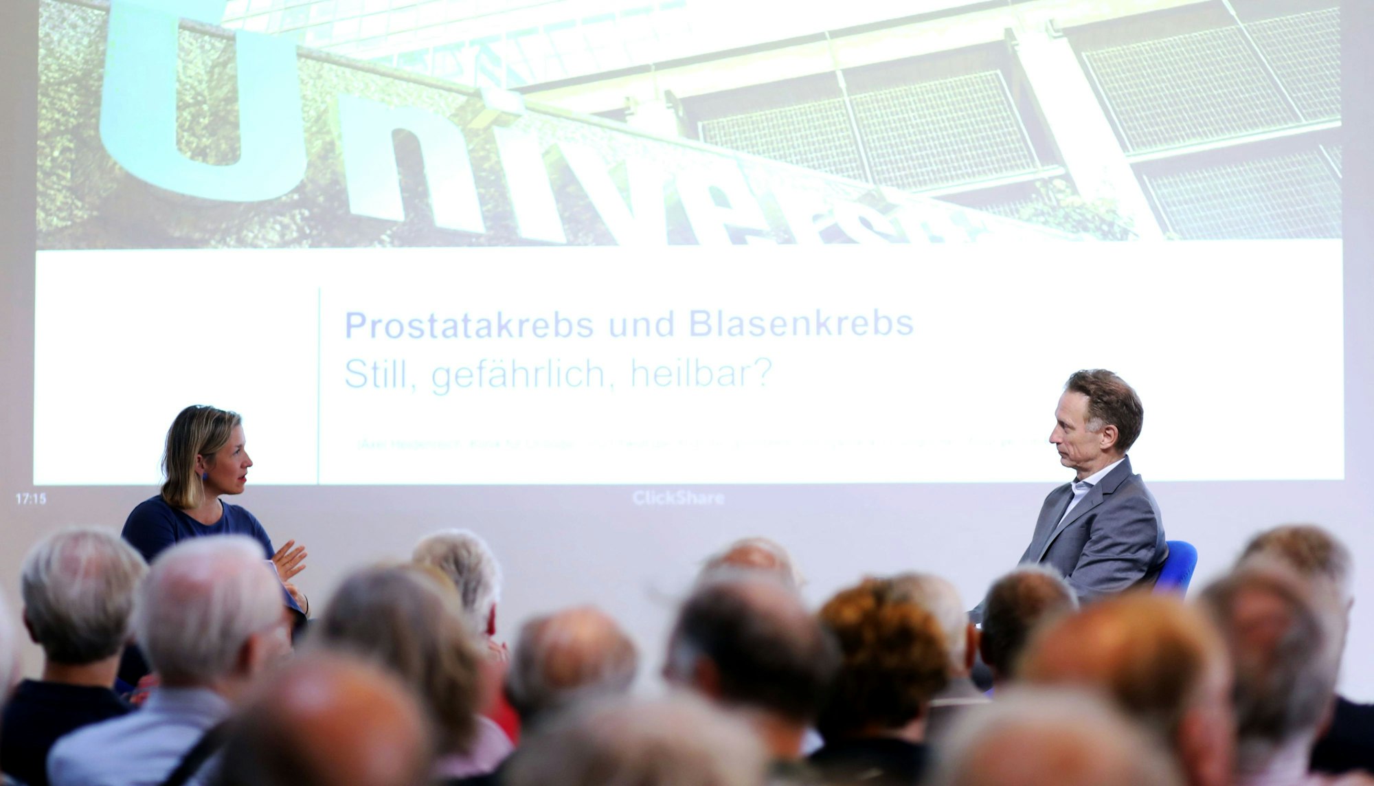 26.08.2025, Köln: Medizintalk im Kölner Domforum: „Still, gefährlich, heilbar?“ Claudia Lehnen spricht mit Professor Dr. Axel Heidenreich. Foto: Arton Krasniqi