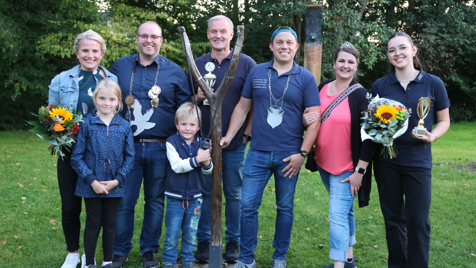 Ein Gruppenfoto der Sieger des diesjährigen Fletschenfestes.