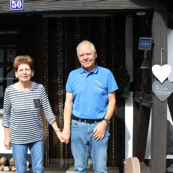 Gertrud und Friedrich Walterscheid aus dem Hennefer Dorf Auel sind seit 65 Jahren verheiratet.