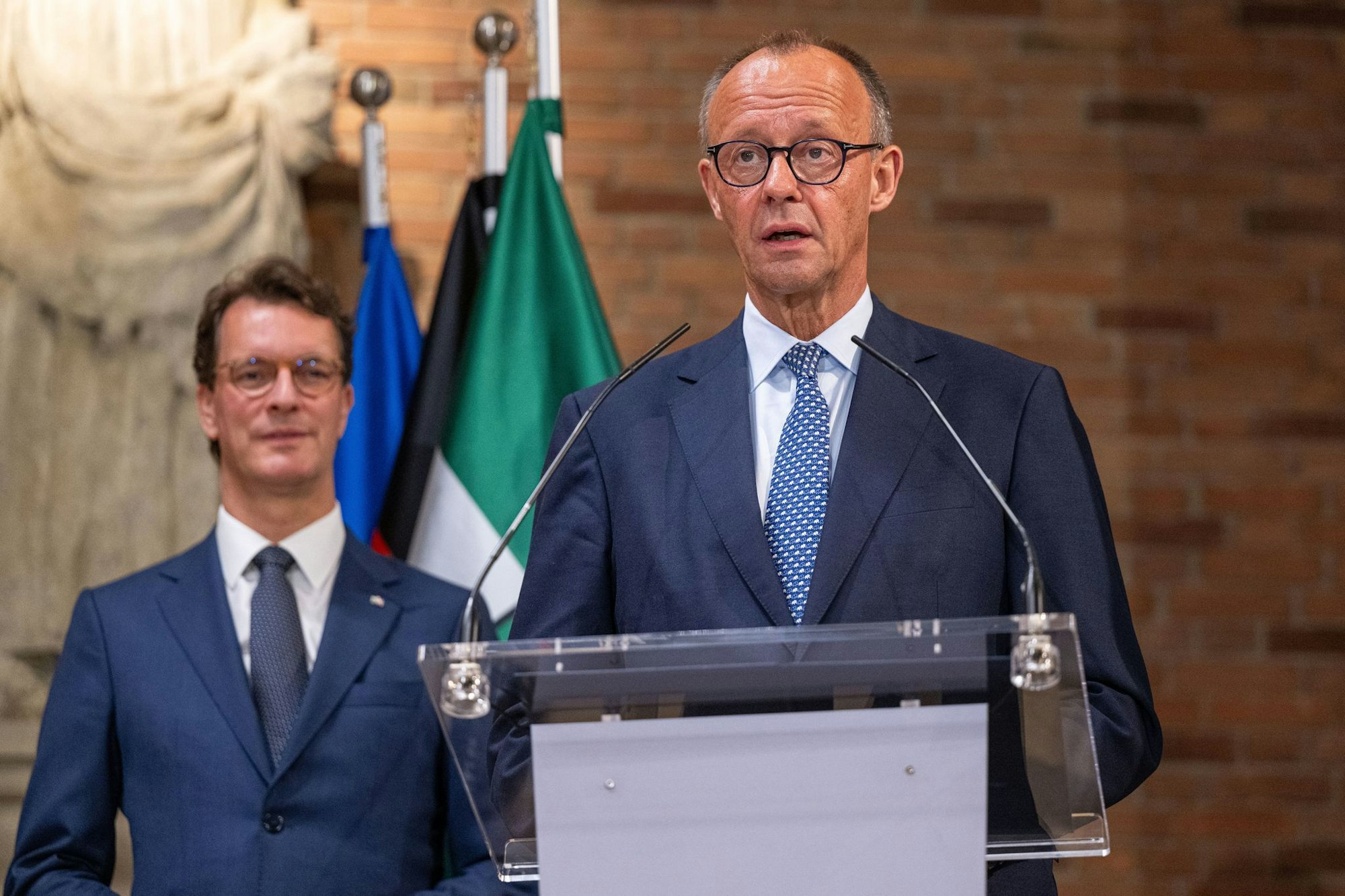Bundeskanzler Friedrich Merz (CDU) äußert Zweifel an der vielzitierten ersten «Stimmungsprobe» für seine Regierung bei den Kommunalwahlen in Nordrhein-Westfalen.