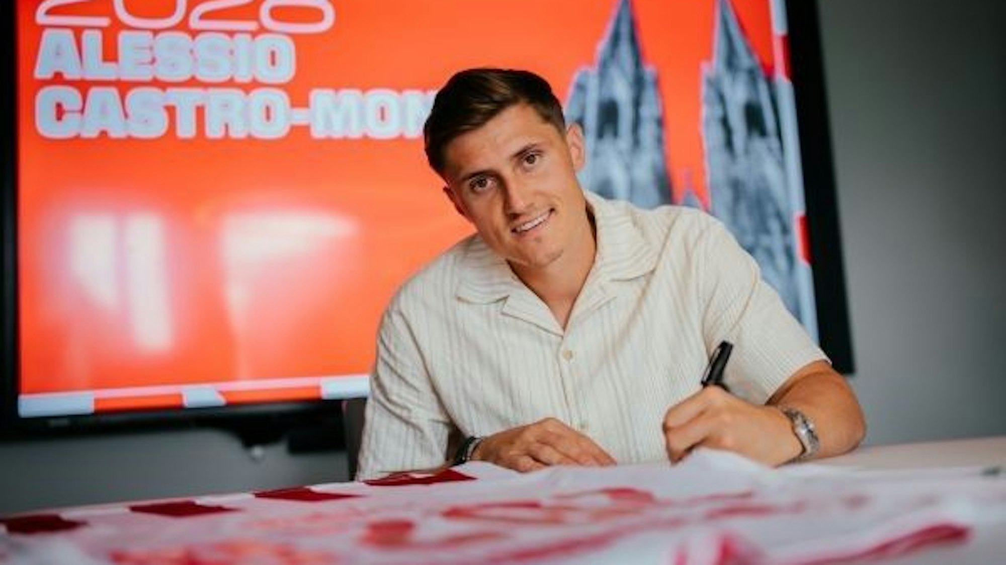 Alessio Castro-Montes unterschrieb am Montag einen Vertrag beim 1. FC Köln bis 2028.