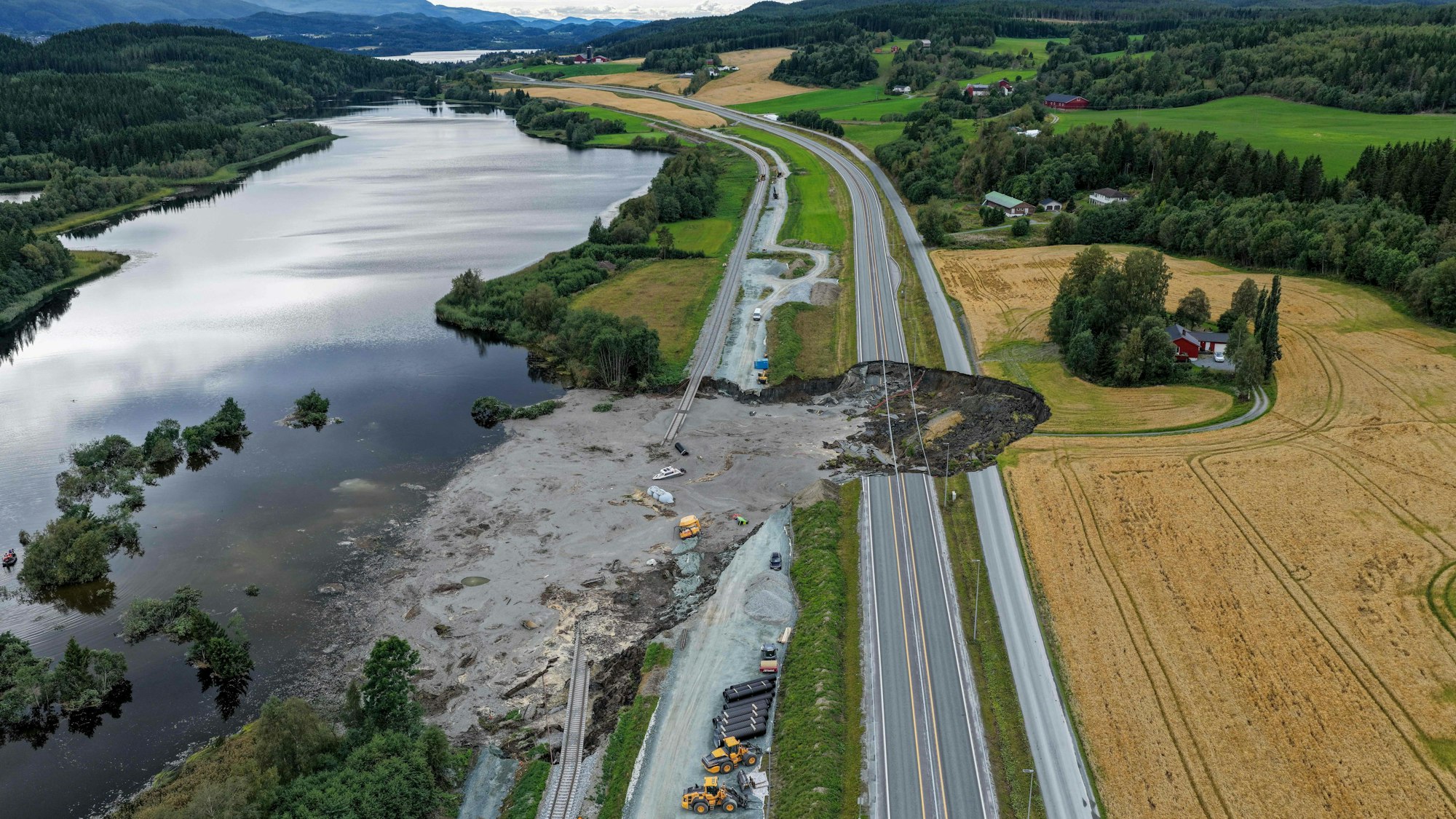Durch einen Erdrutsch ist die Fernstraße E6 in Norwegen aktuell unpassierbar.