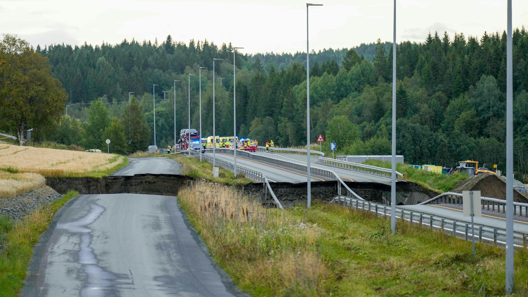 In Norwegen klafft nach einem Erdrutsch ein Loch in der Fernstraße E6.