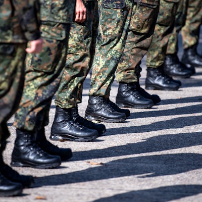 Seedorf: Soldaten der Bundeswehr stehen auf dem Appellplatz.