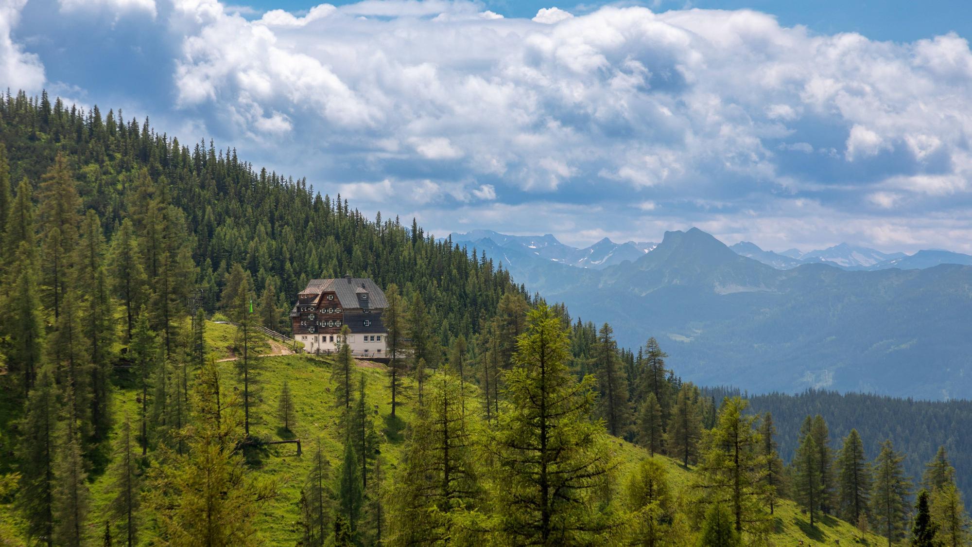 Aufnahme von der Austriahütte am Dachstein bei Ramsau in Österreich. (Archivbild)