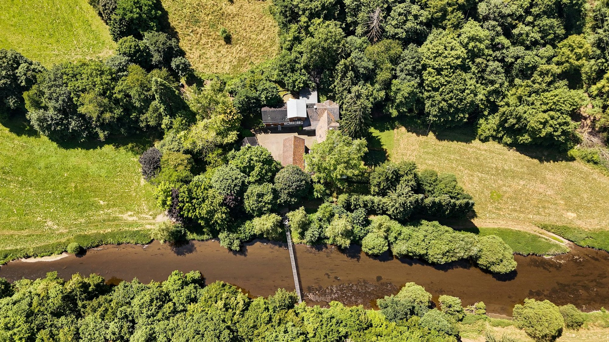 Die Helmerother Mühle aus der Vogelperspektive.