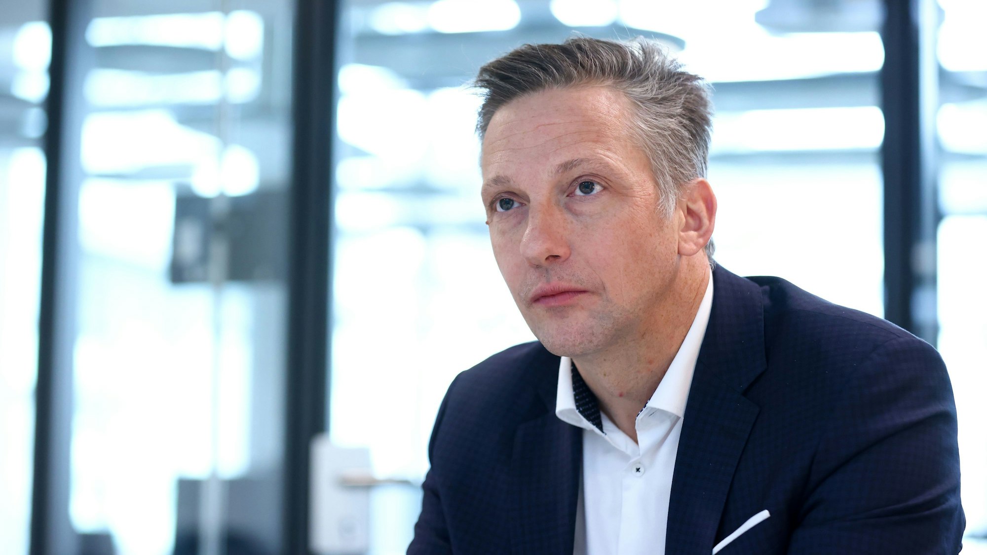 Deutz-CEO Sebastian Schulte ist im Gespräch zu sehen.