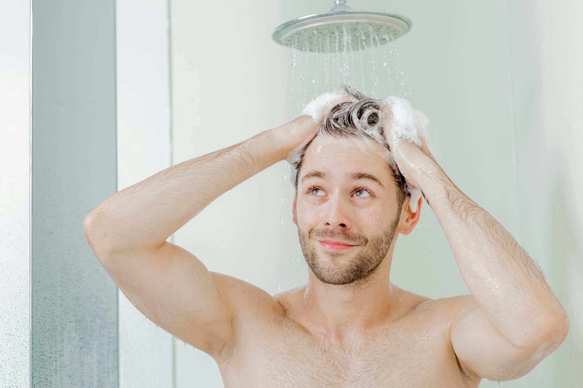 Wärmetauscher in der Dusche nutzen warmes Abwasser, um Energie zu sparen.