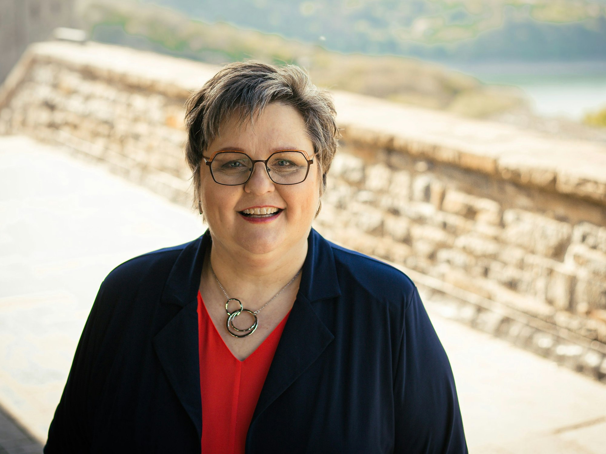 Das Bild zeigt Ute Stolz im Portrait.