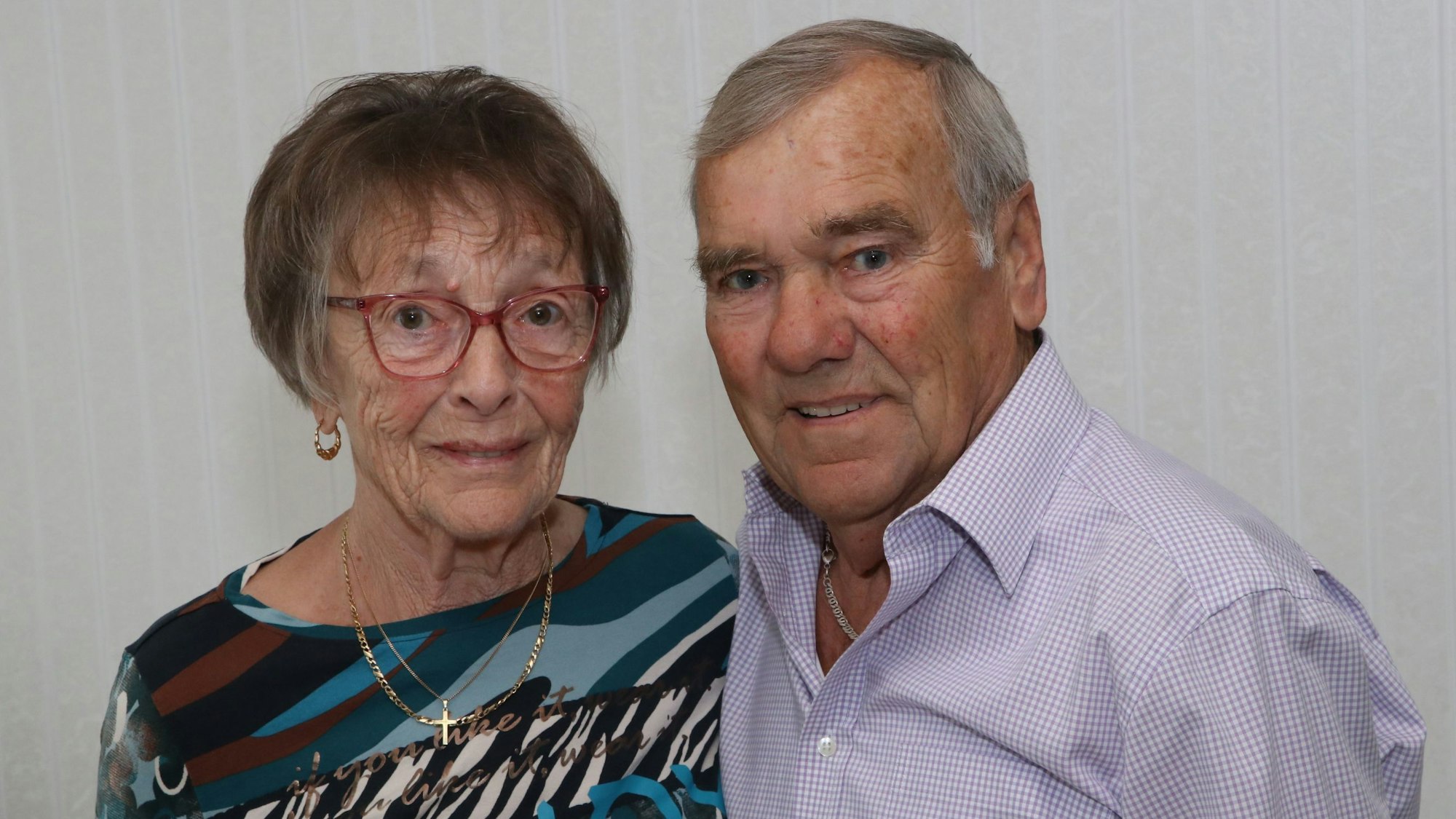 Auf dem Bild ist das Jubelpaar zu sehen.