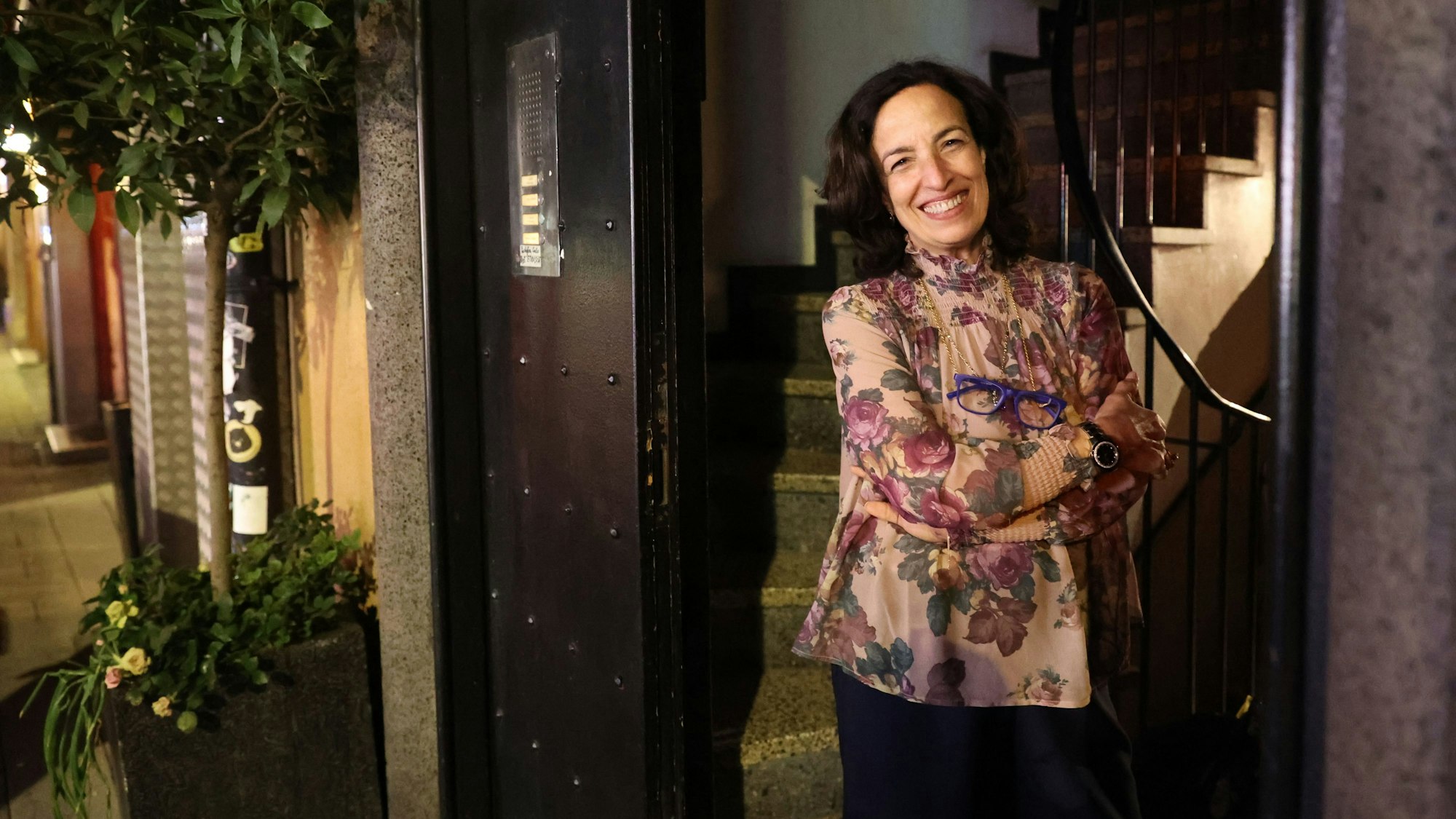 27.05.2022 Köln Reportage Zülpicher Straße Wir begleiten die Club- und Kneipenszene über 7 Stunden hinweg Filippa Luca Padiglia vom italienischen Restaurant Etrusca Foto: Martina Goyert