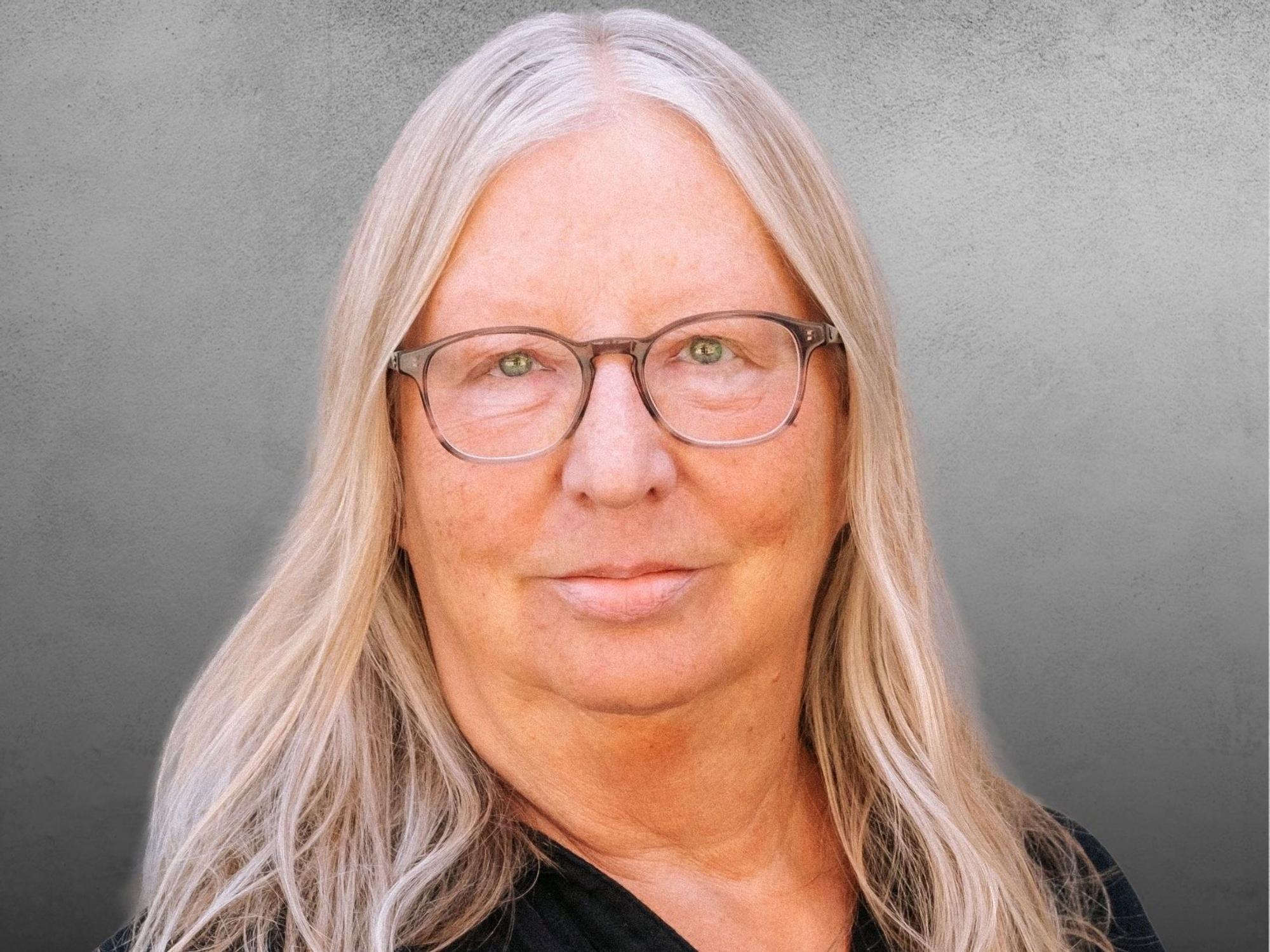 Das Bild zeigt Ellen Mende im Portrait.