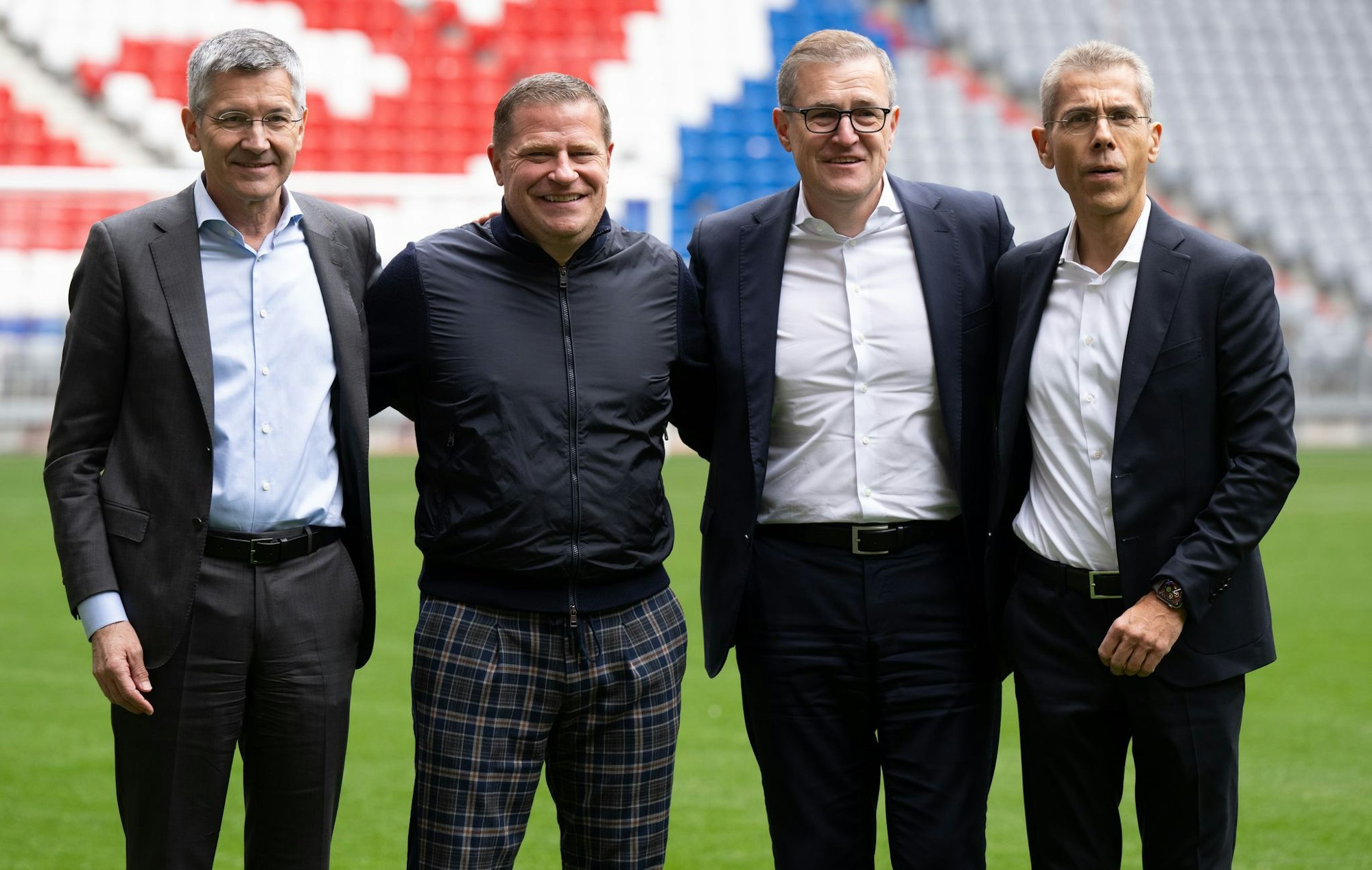 In dieser Form ist die Führung des FC Bayern nicht mehr lange zusammen, Michael Diederich (r.) verlässt den Club bald.