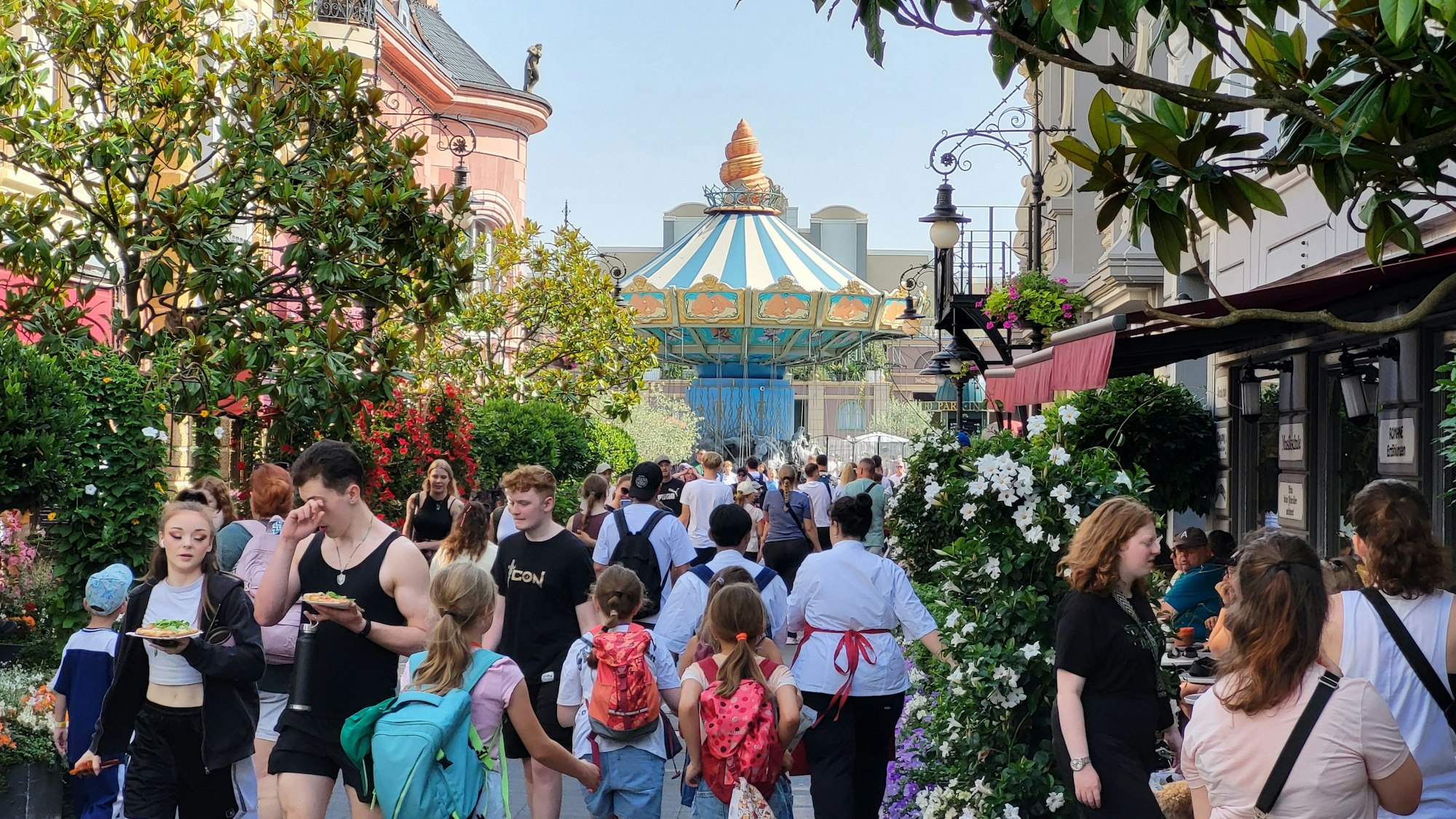 Blick auf die Themenwelt „Berlin“ im Freizeitpark Phantasialand.