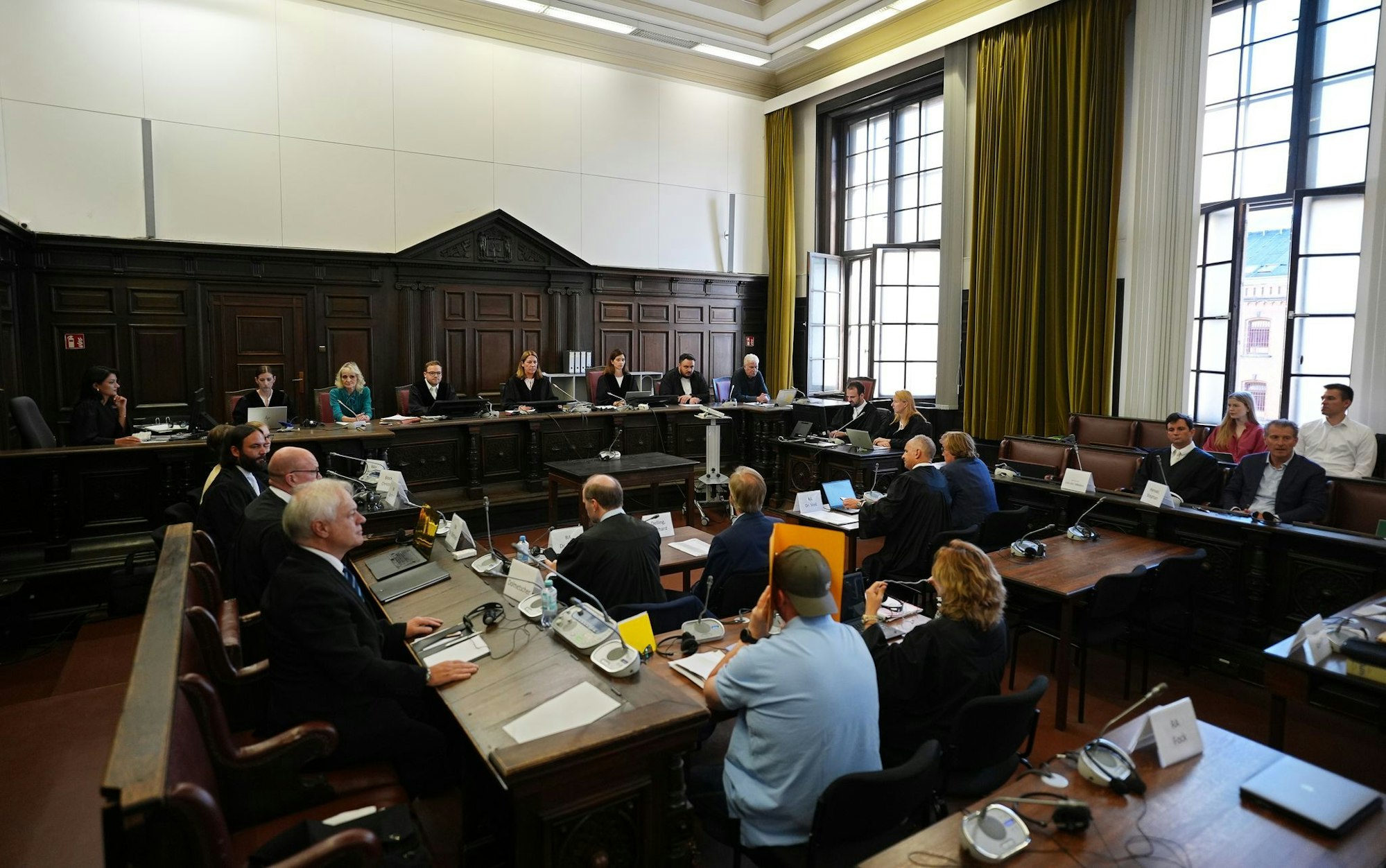 Heute geht im Gerichtssaal des Landgerichts Hamburg die Befragung von Stephan Hensel weiter.
