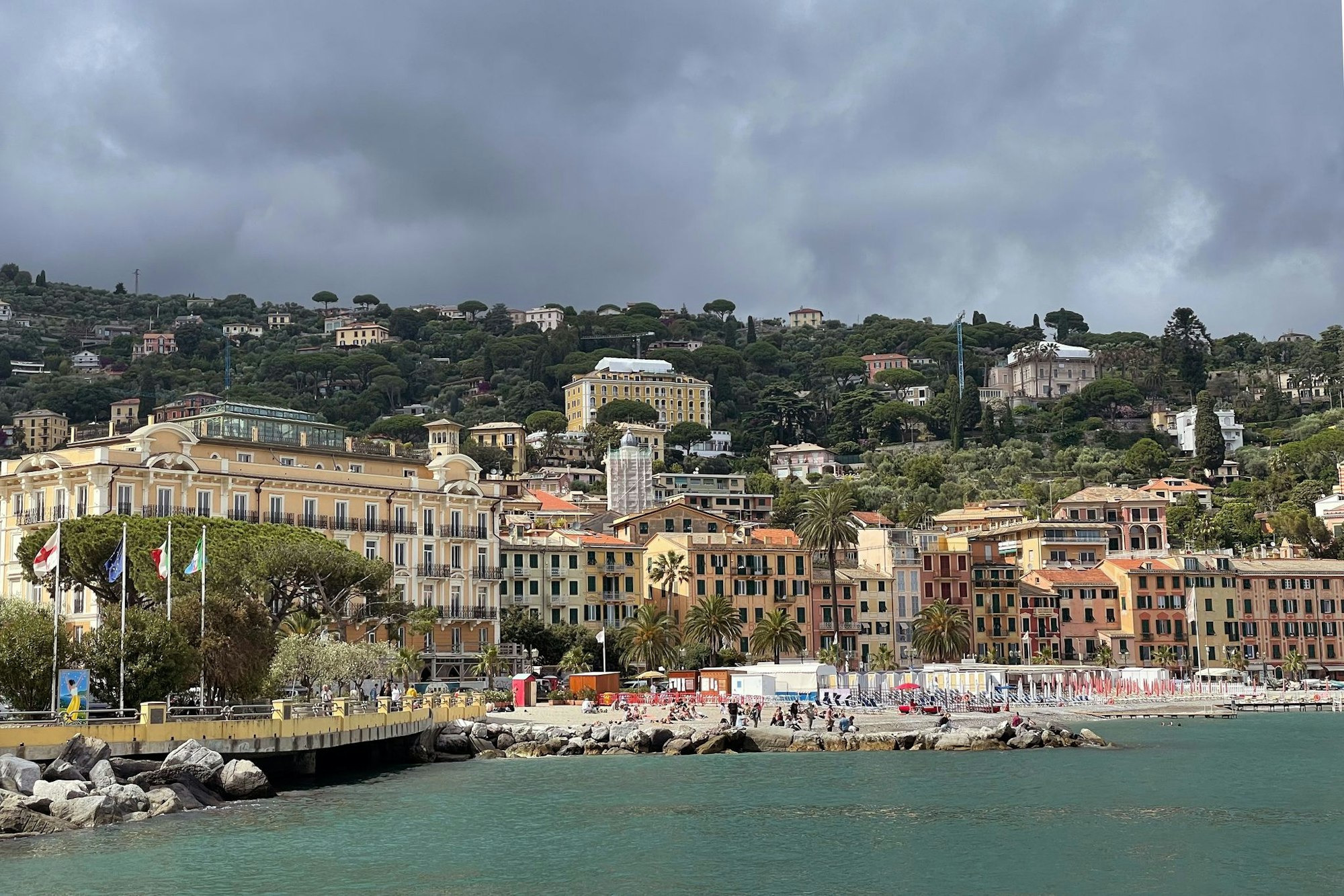 Baden, sonnen und schlemmen - das ist in den Lidos an der Uferpromenade von Santa Margherita Ligure möglich.