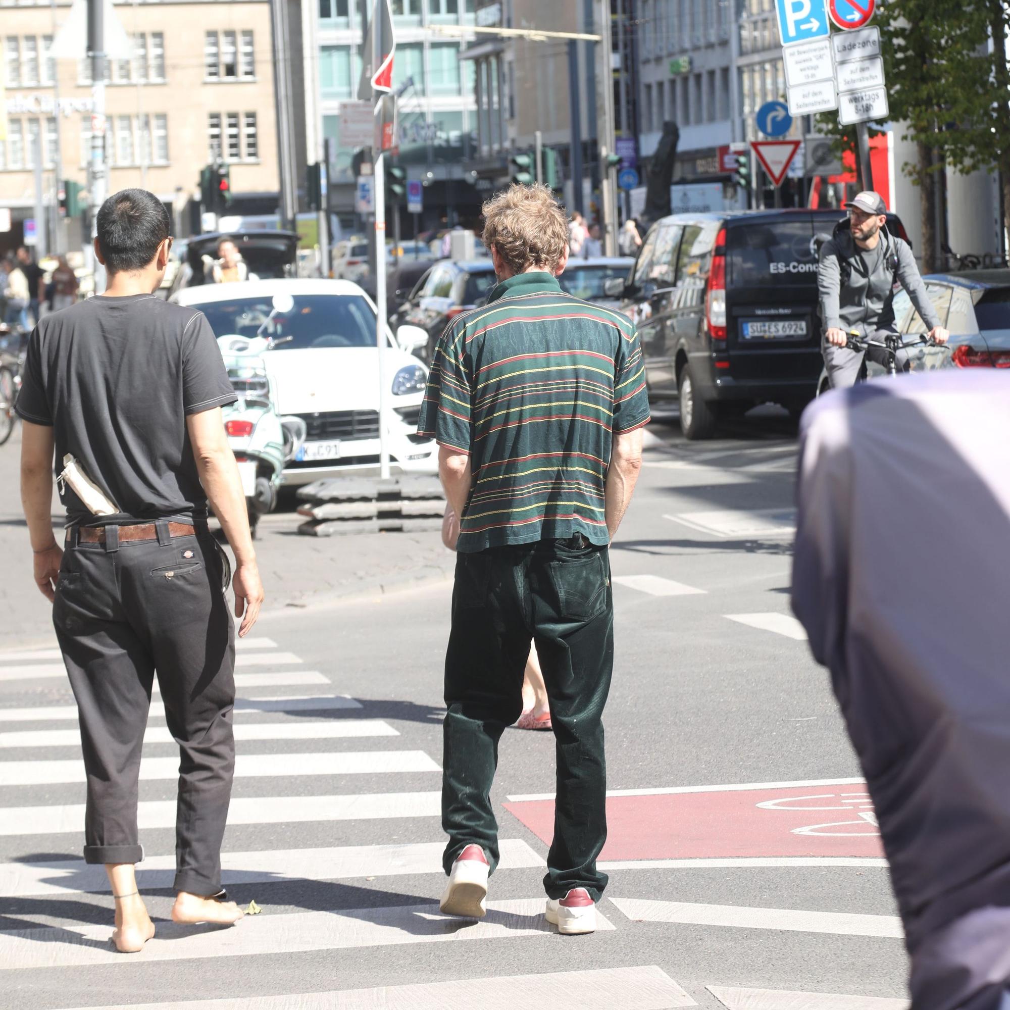 29.08.2025, Köln: Rund um den Neumarkt - ein Ortsbesuch in der Innenstadt. Zahlreichen Drogenabhängigen prägen das Bild des Stadtteils. Die Polizei ist im Dauereinsatz. Foto: Arton Krasniqi
Personen müssen unkentlich gemacht werden!!!!