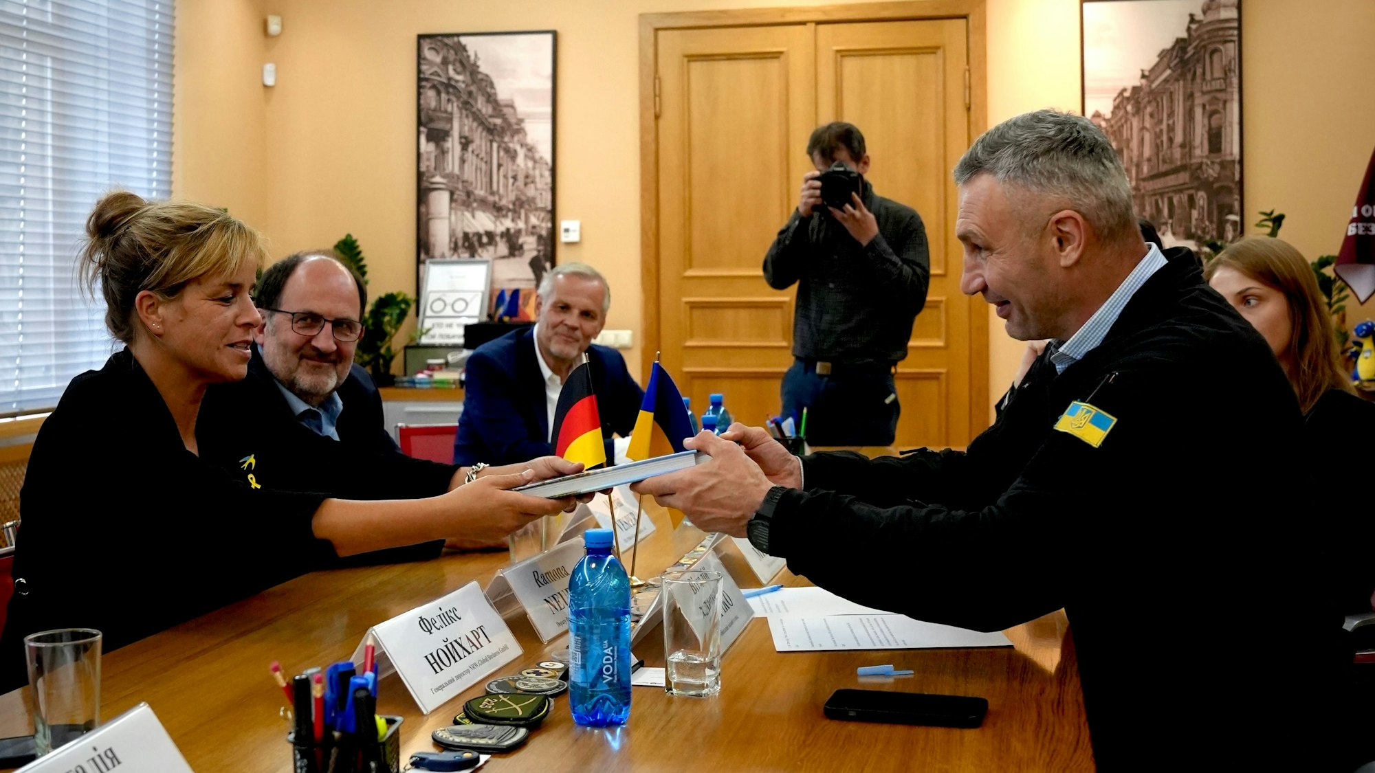 Mona Neubaur besuchte mit einer Wirtschaftsdelegation die Hauptstadt der Ukraine.