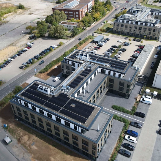 Das Bild zeigt den Office Park 2 aus der Luft fotografiert.