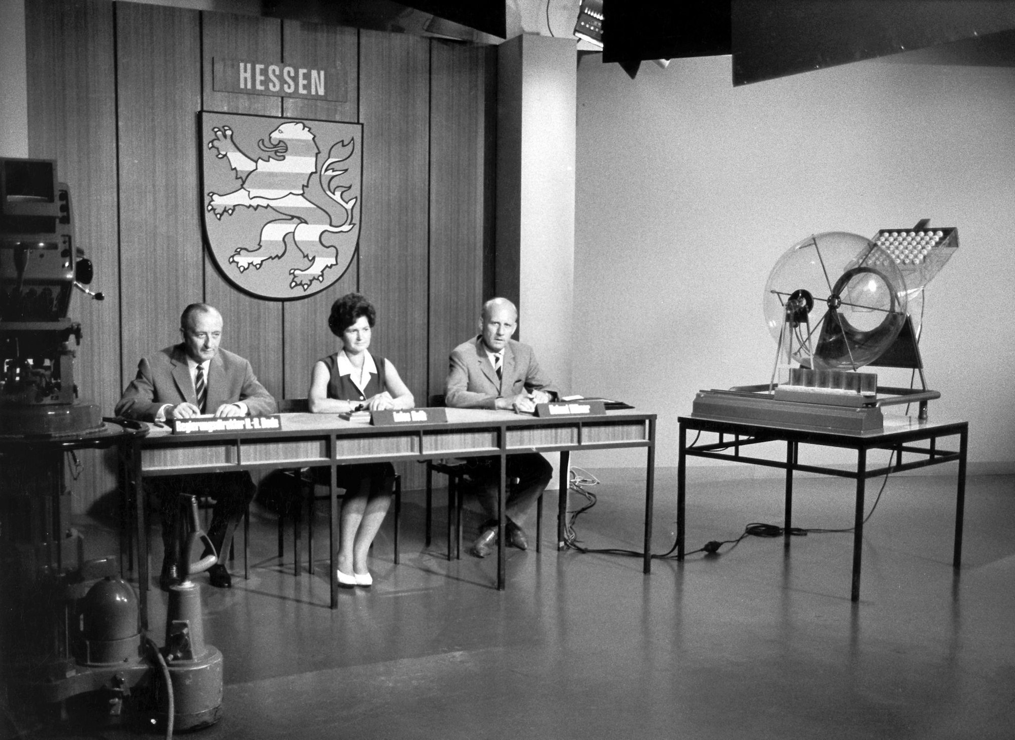 Die Ziehung der Lottozahlen kam 1965 ins Fernsehen. (Archivbild)