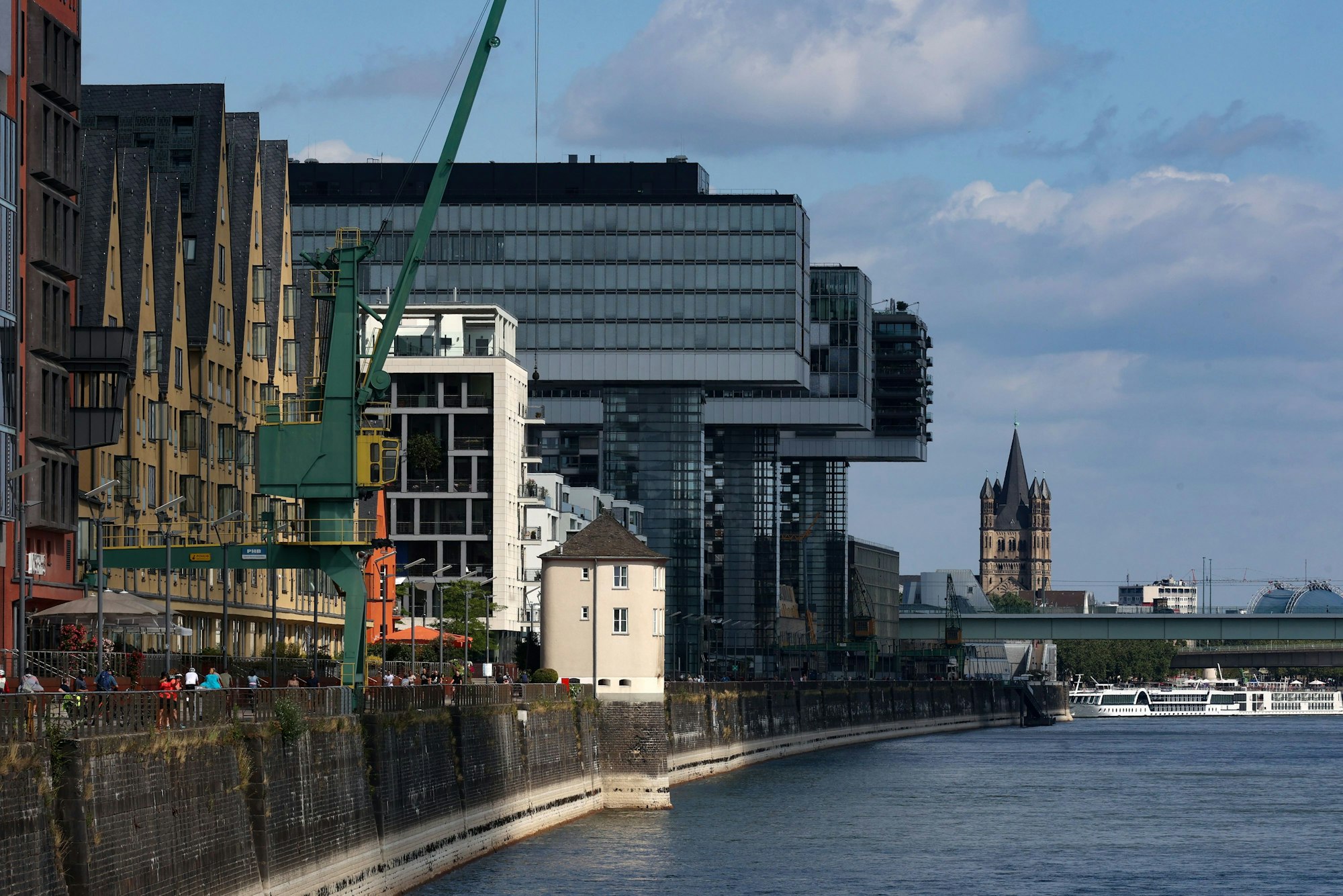 Rheinauhafen mit den Kranhäusern (Archivbild)