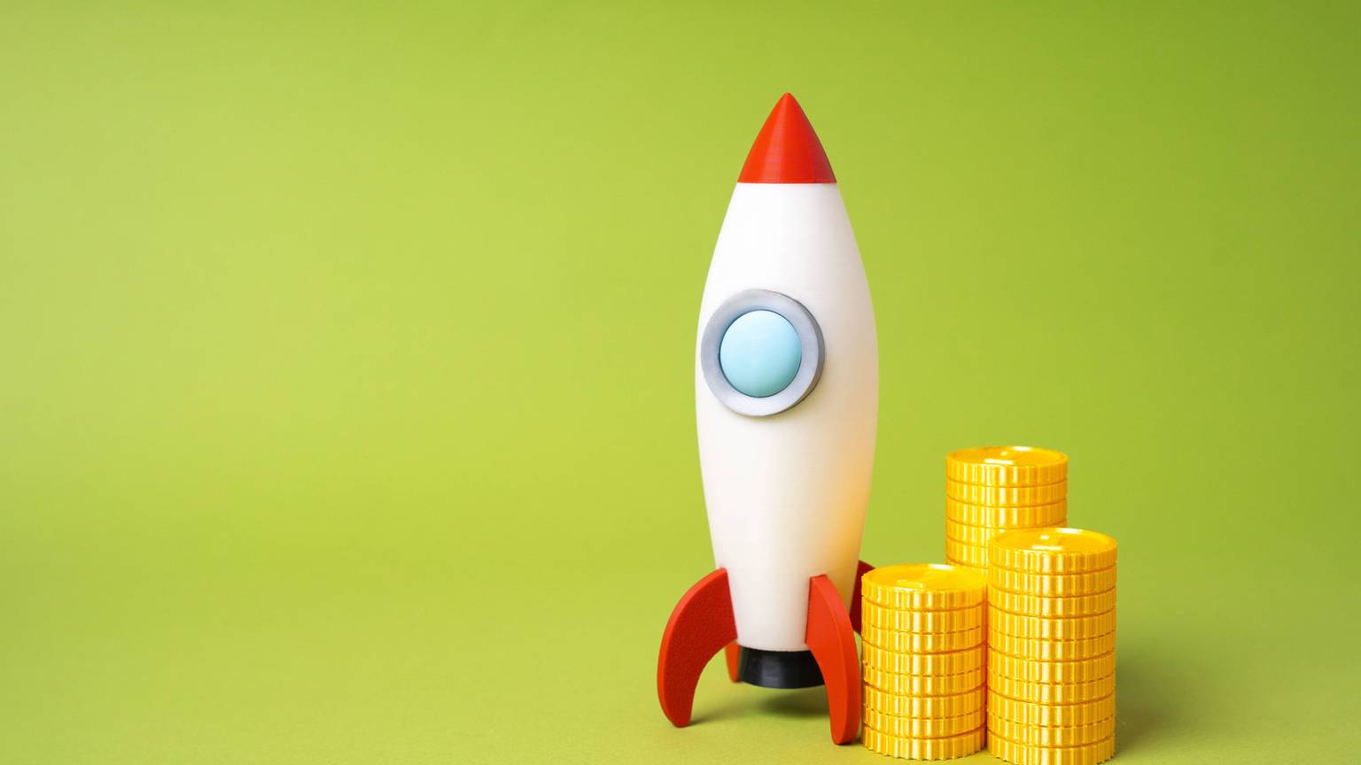 Raketen und Münzen. Idee für ein rentables Geschäft, Finanzierung für die Gründung eines Unternehmens. Startup-Beschleunigung, Innovationsfinanzierung. Risikokapitalinvestitionen, unternehmerischer Ehrgeiz. Rocket and coins. Idea for a profitable business, fundraising for starting a business. Startup acceleration, innovation funding. Venture capital investment, entrepreneurial ambition. LicenseRF Copyright: xZoonar.com/AndriixYalanskyix 23828809